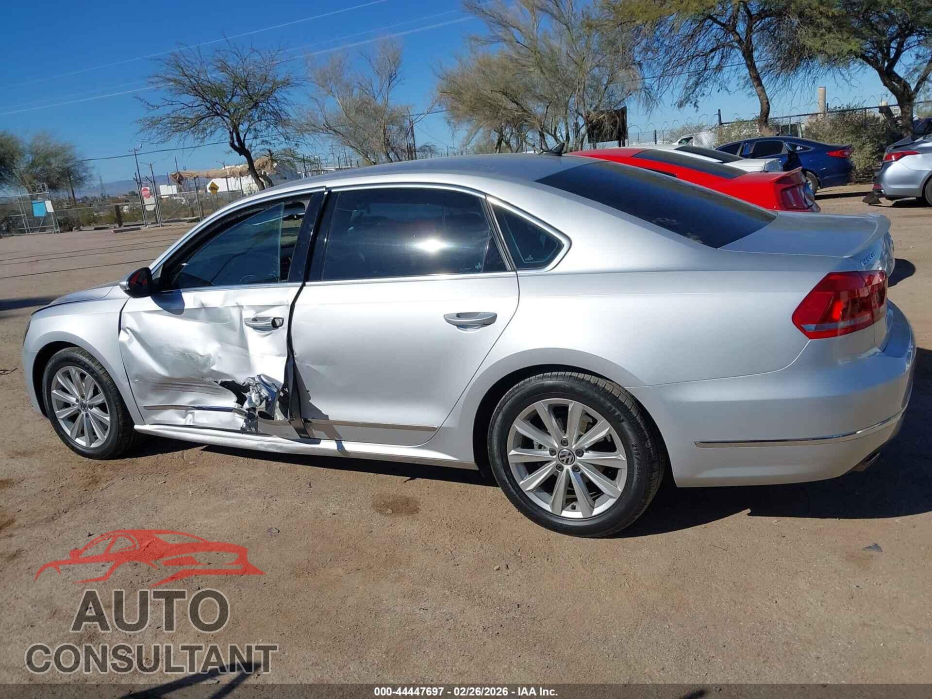 VOLKSWAGEN PASSAT 2012 - 1VWCP7A39CC026946