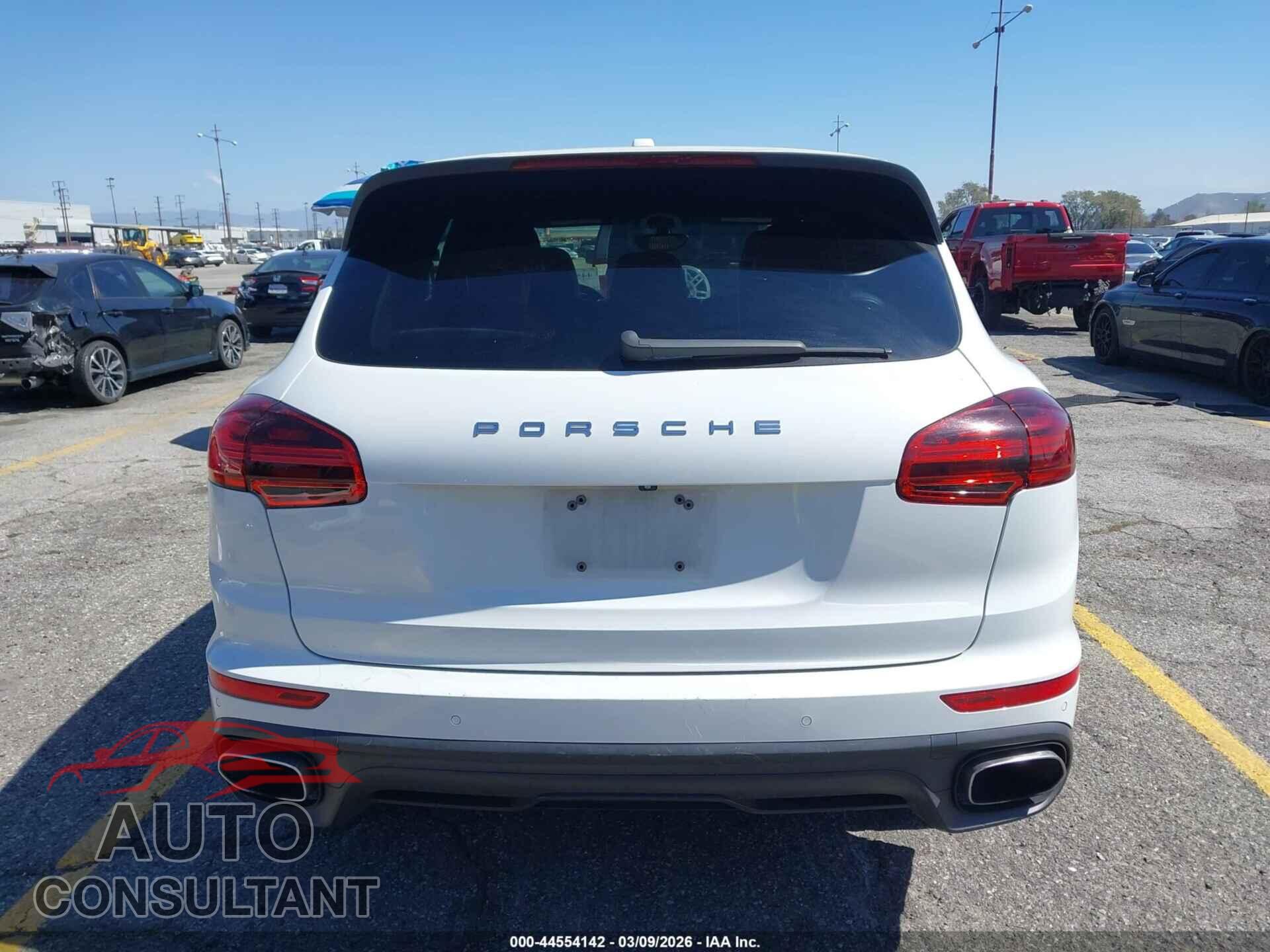 PORSCHE CAYENNE 2016 - WP1AA2A25GLA09300