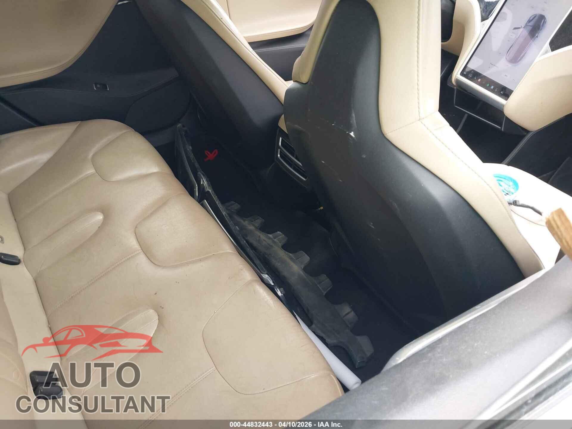TESLA MODEL S 2014 - 5YJSA1H10EFP33151
