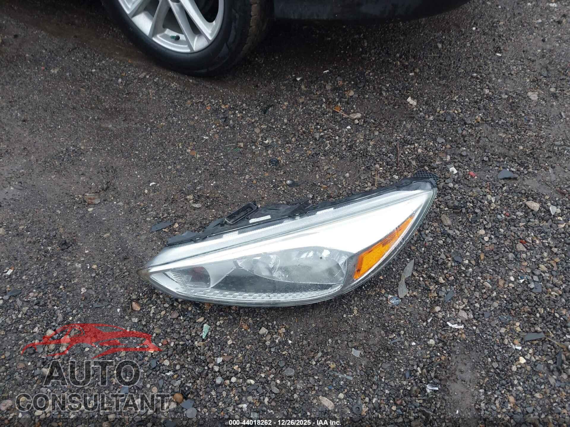 FORD FOCUS 2016 - 1FADP3F27GL242130