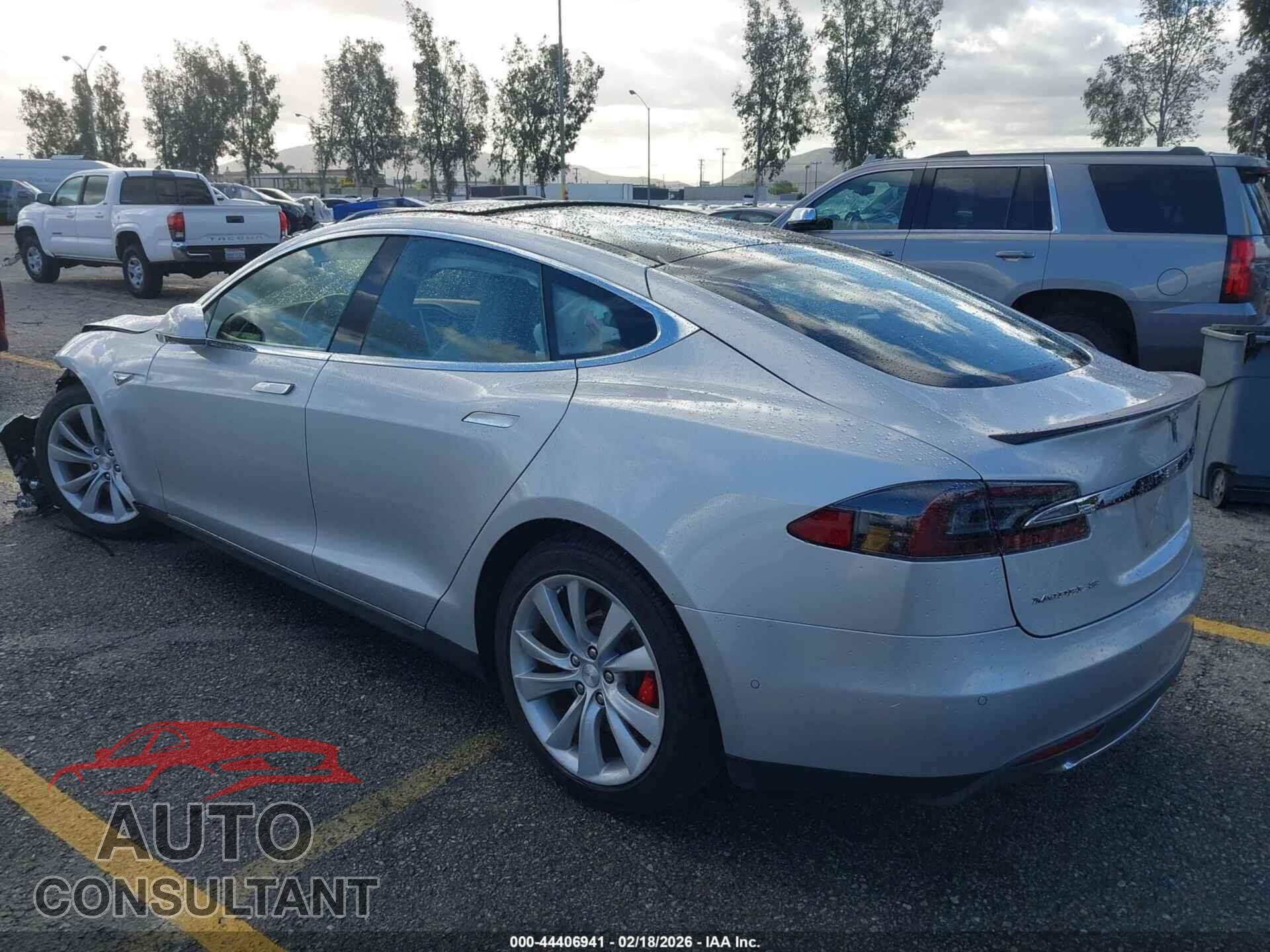 TESLA MODEL S 2015 - 5YJSA1H47FF085089