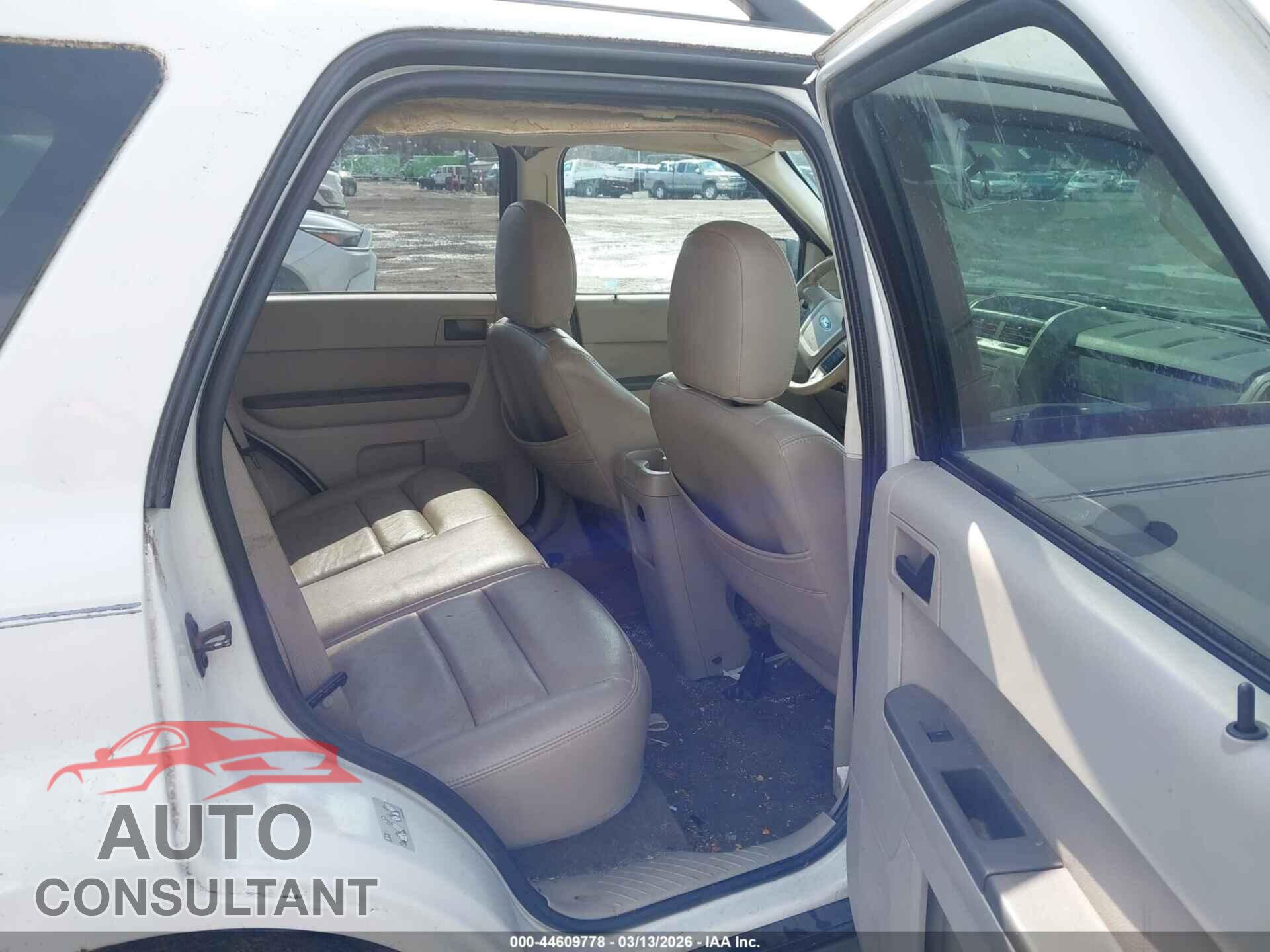 FORD ESCAPE 2011 - 1FMCU9D77BKB92033