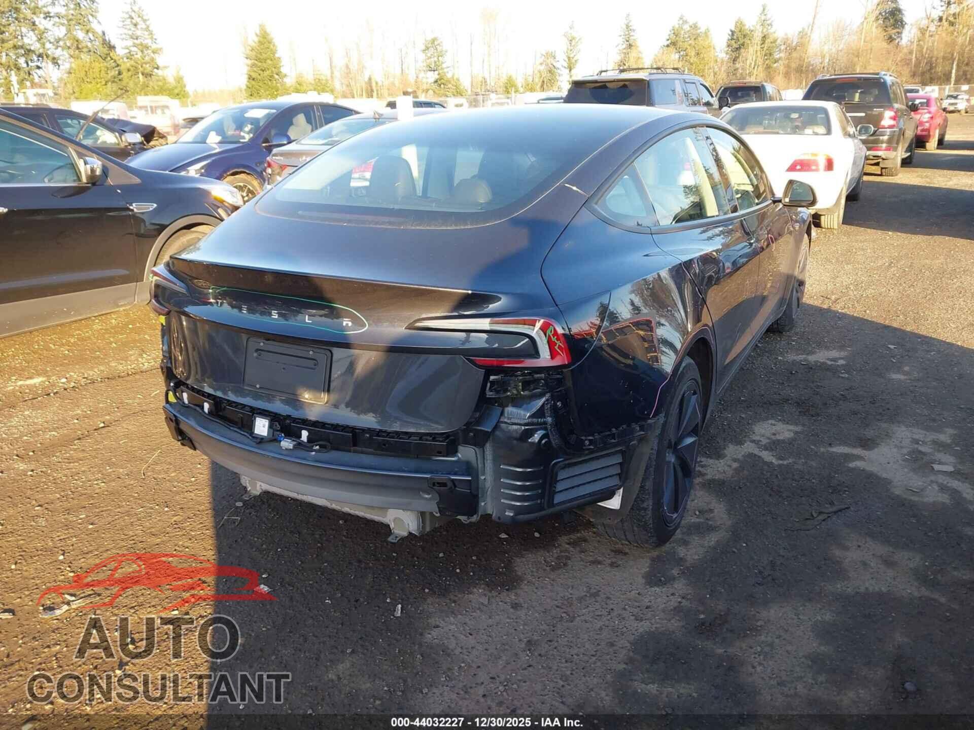 TESLA MODEL 3 2024 - 5YJ3E1EA2RF864536
