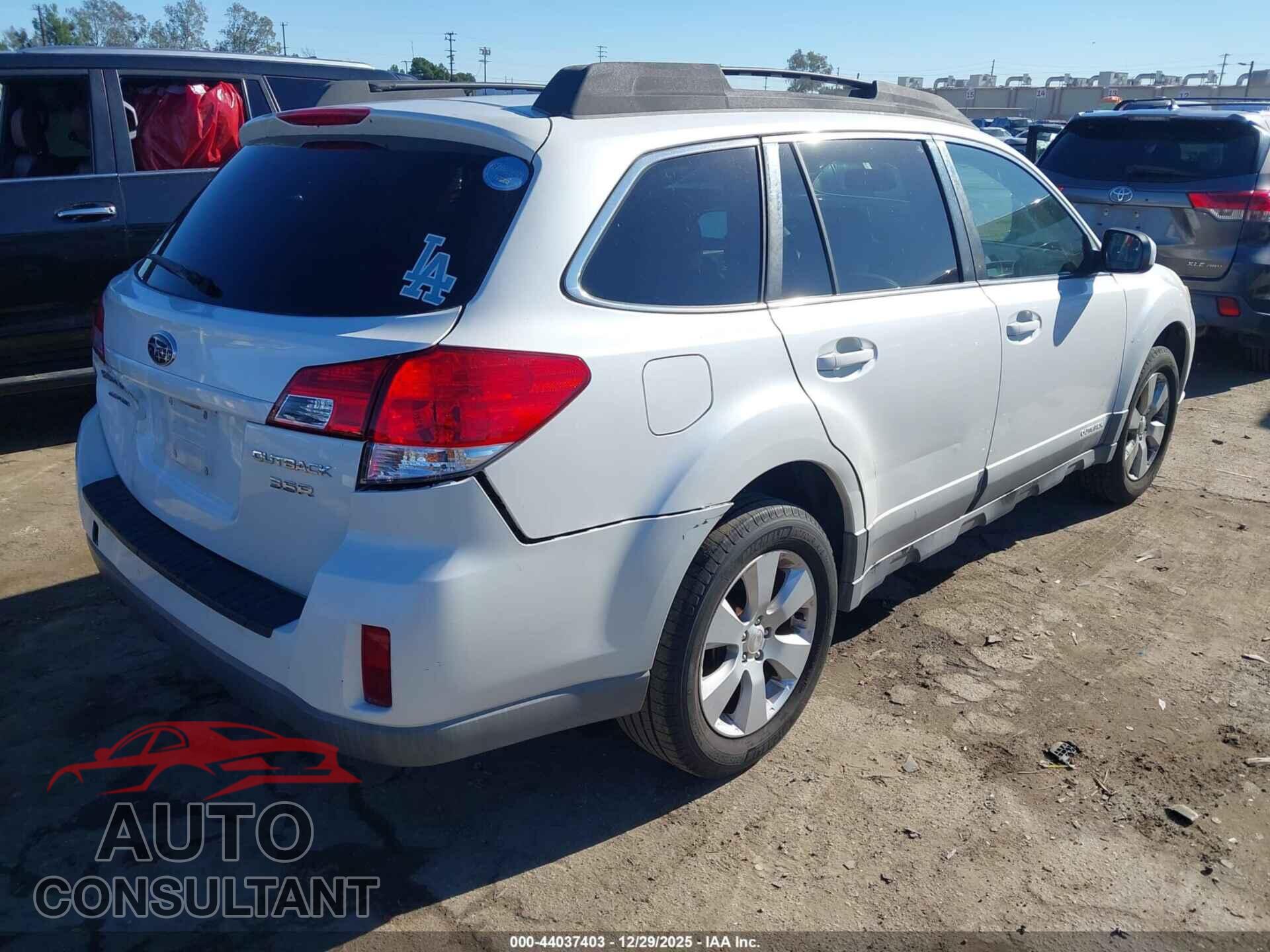 SUBARU OUTBACK 2010 - 4S4BRBLC8A3384914
