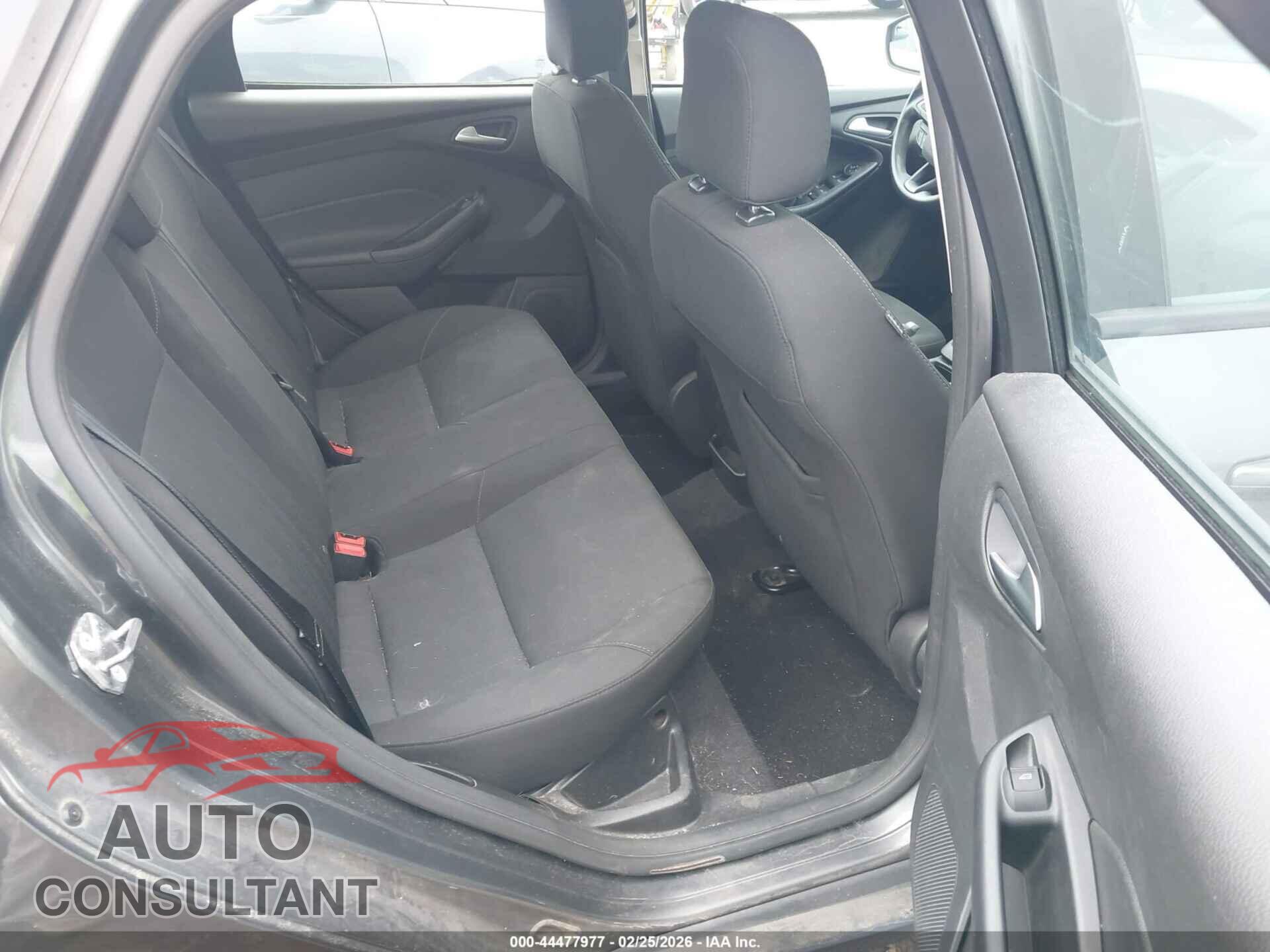 FORD FOCUS 2017 - 1FADP3FE8HL255948