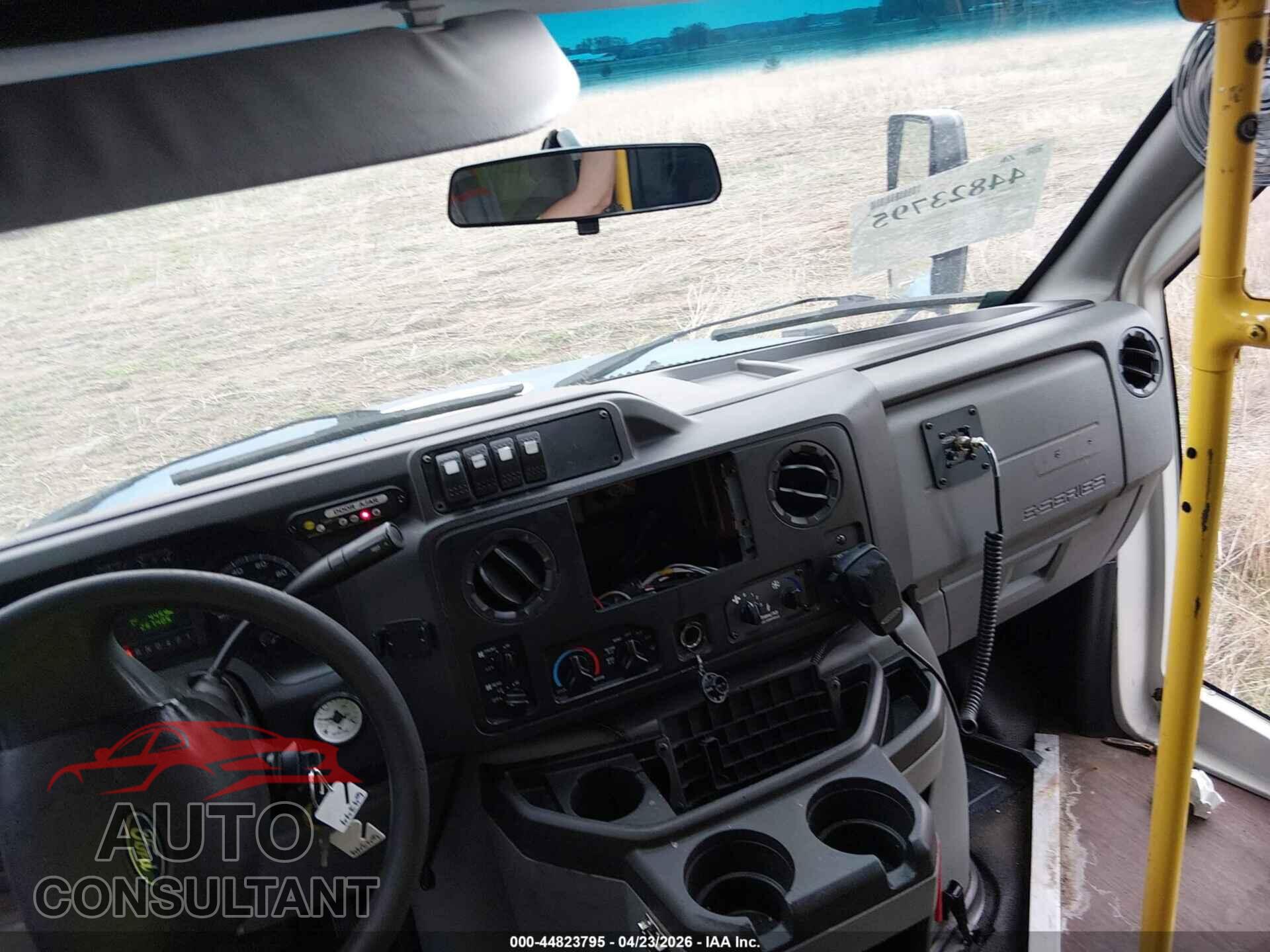 FORD E-450 CUTAWAY 2017 - 1FDFE4FS5HDC78811