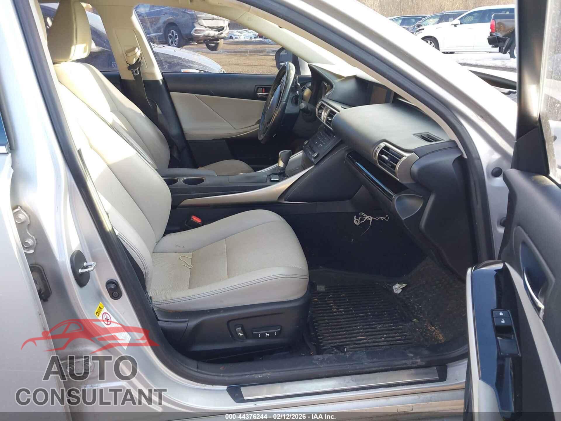 LEXUS IS 250 2015 - JTHCF1D29F5028631