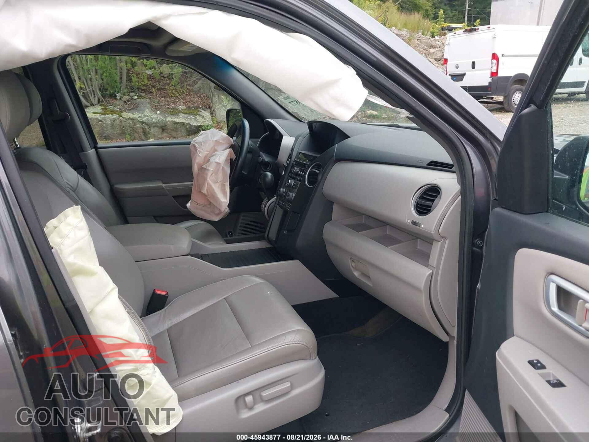 HONDA PILOT 2015 - 5FNYF4H51FB046603