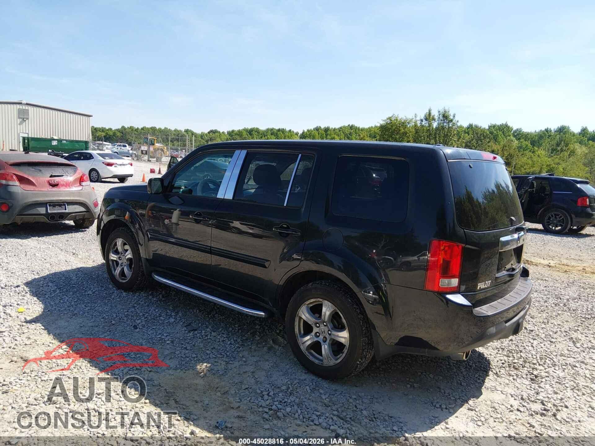 HONDA PILOT 2013 - 5FNYF4H56DB015036