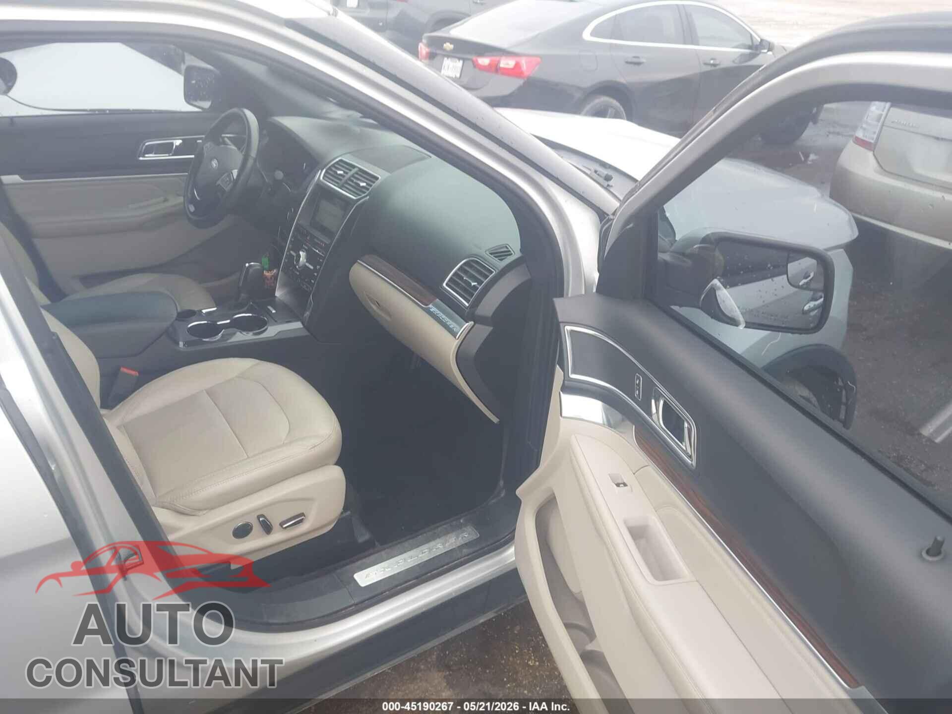 FORD EXPLORER 2018 - 1FM5K7F81JGB33036
