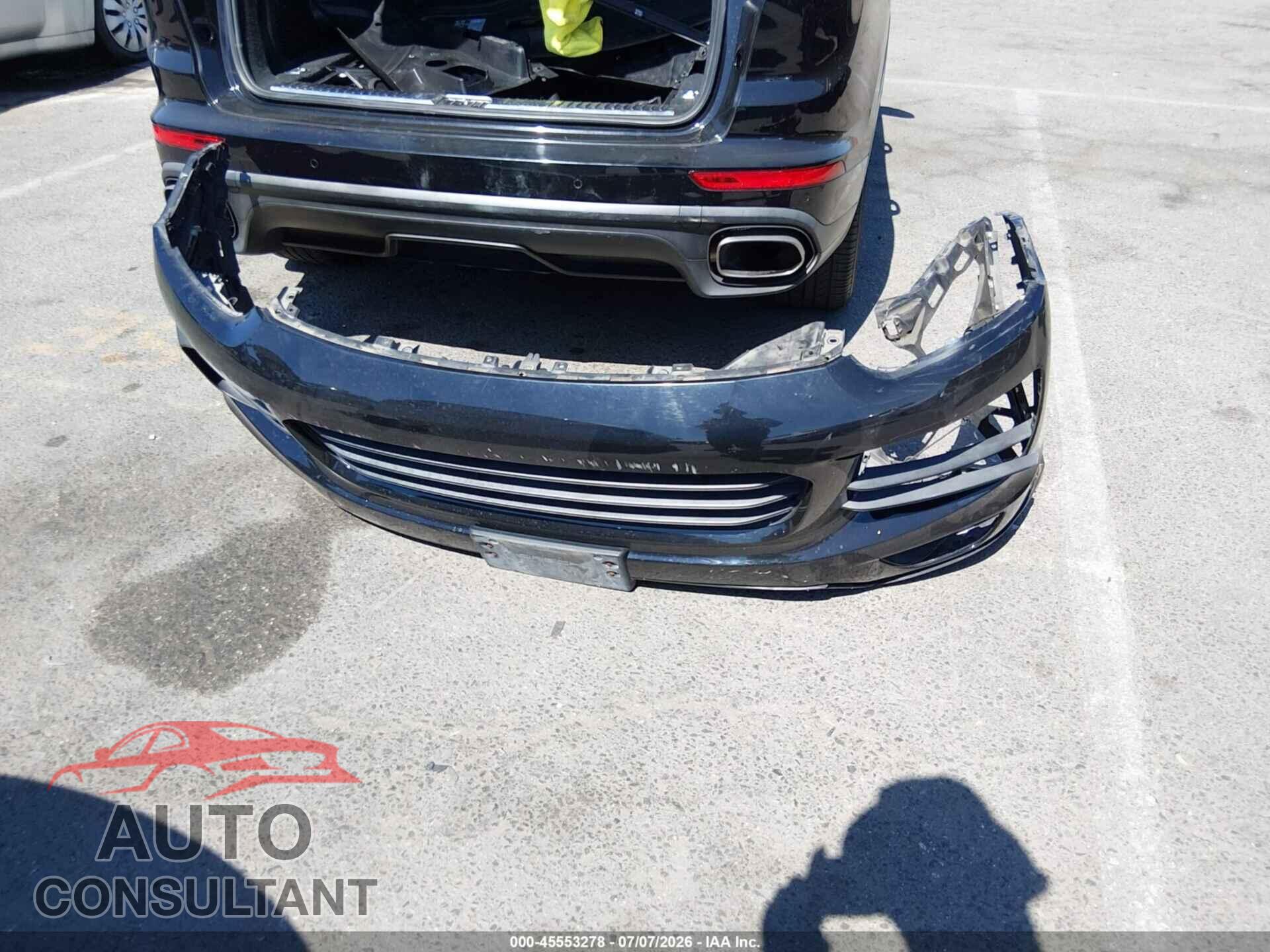 PORSCHE CAYENNE 2016 - WP1AA2A21GKA10868
