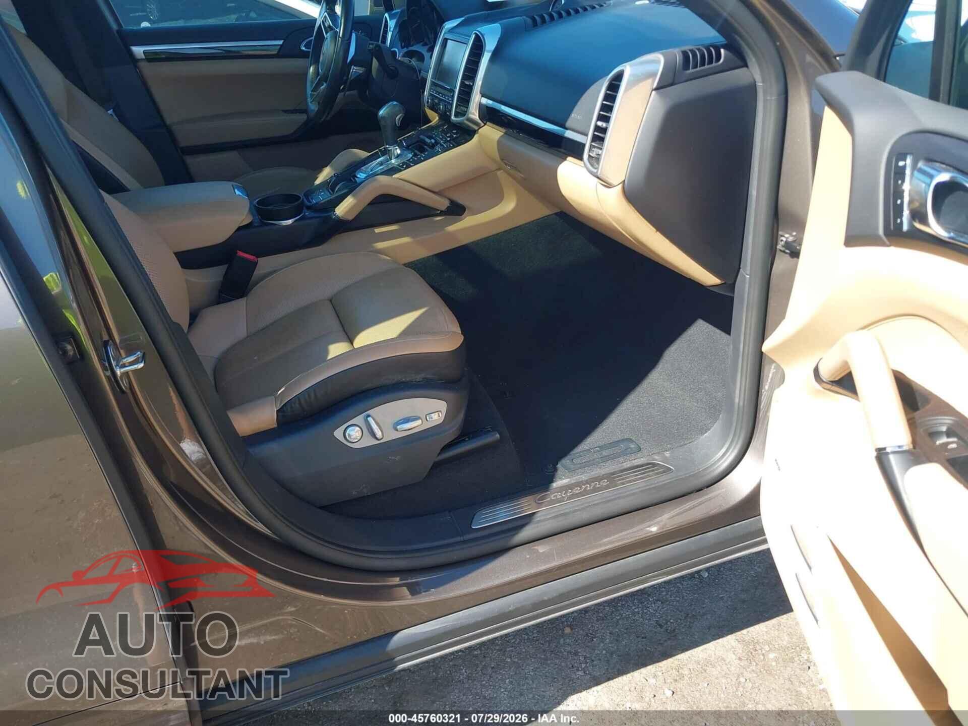 PORSCHE CAYENNE 2016 - WP1AA2A24GKA12761