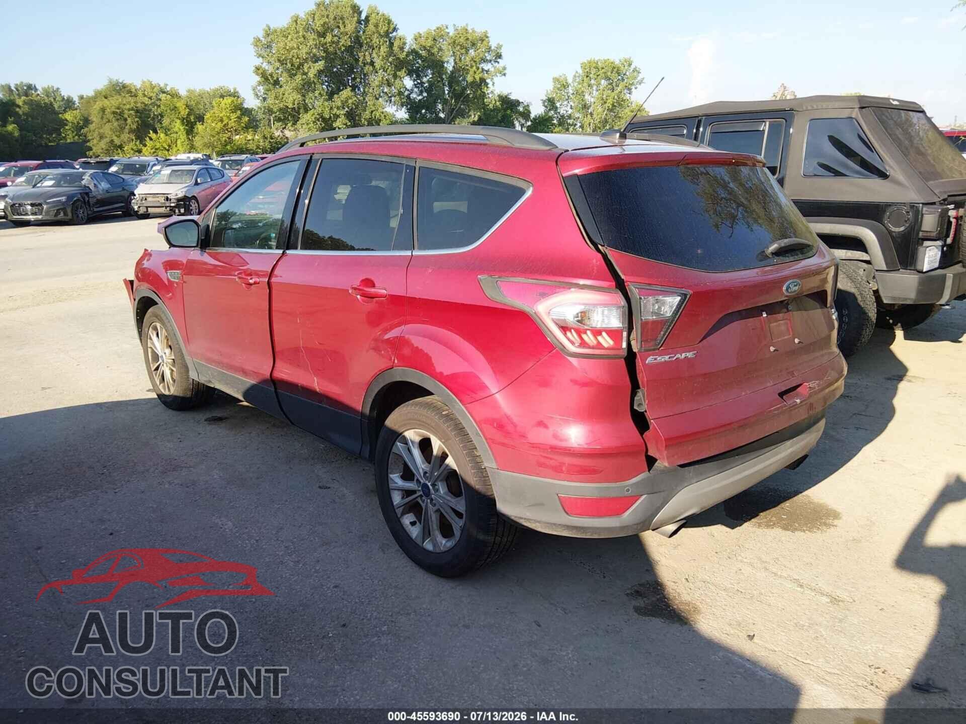 FORD ESCAPE 2017 - 1FMCU9GD5HUB22657