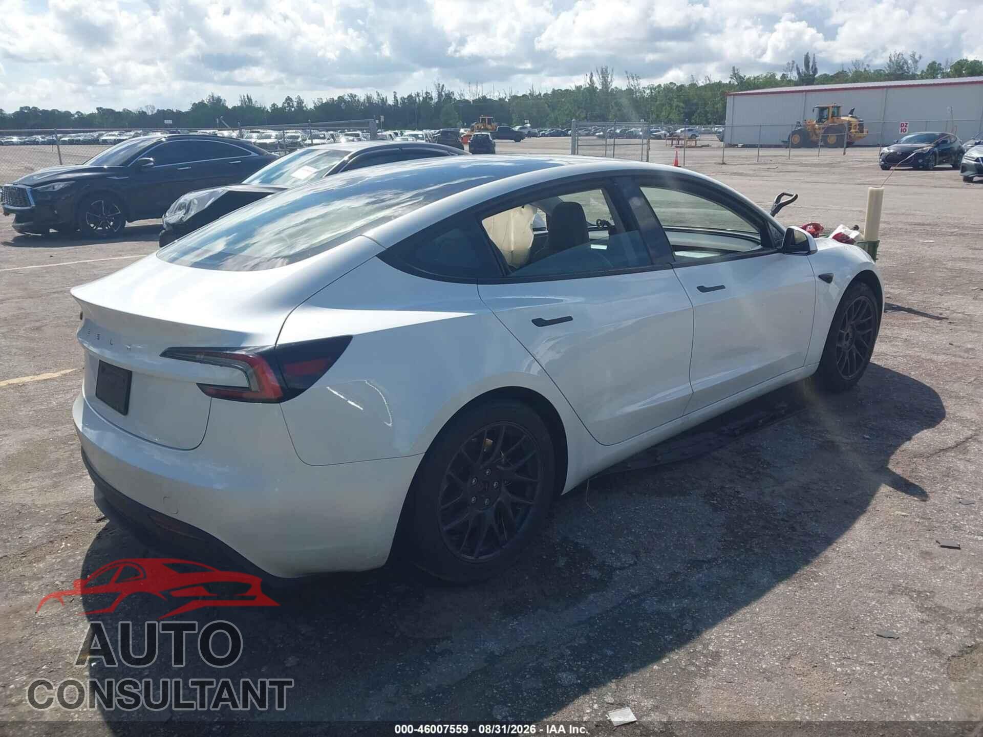 TESLA MODEL 3 2024 - 5YJ3E1EA4RF744592