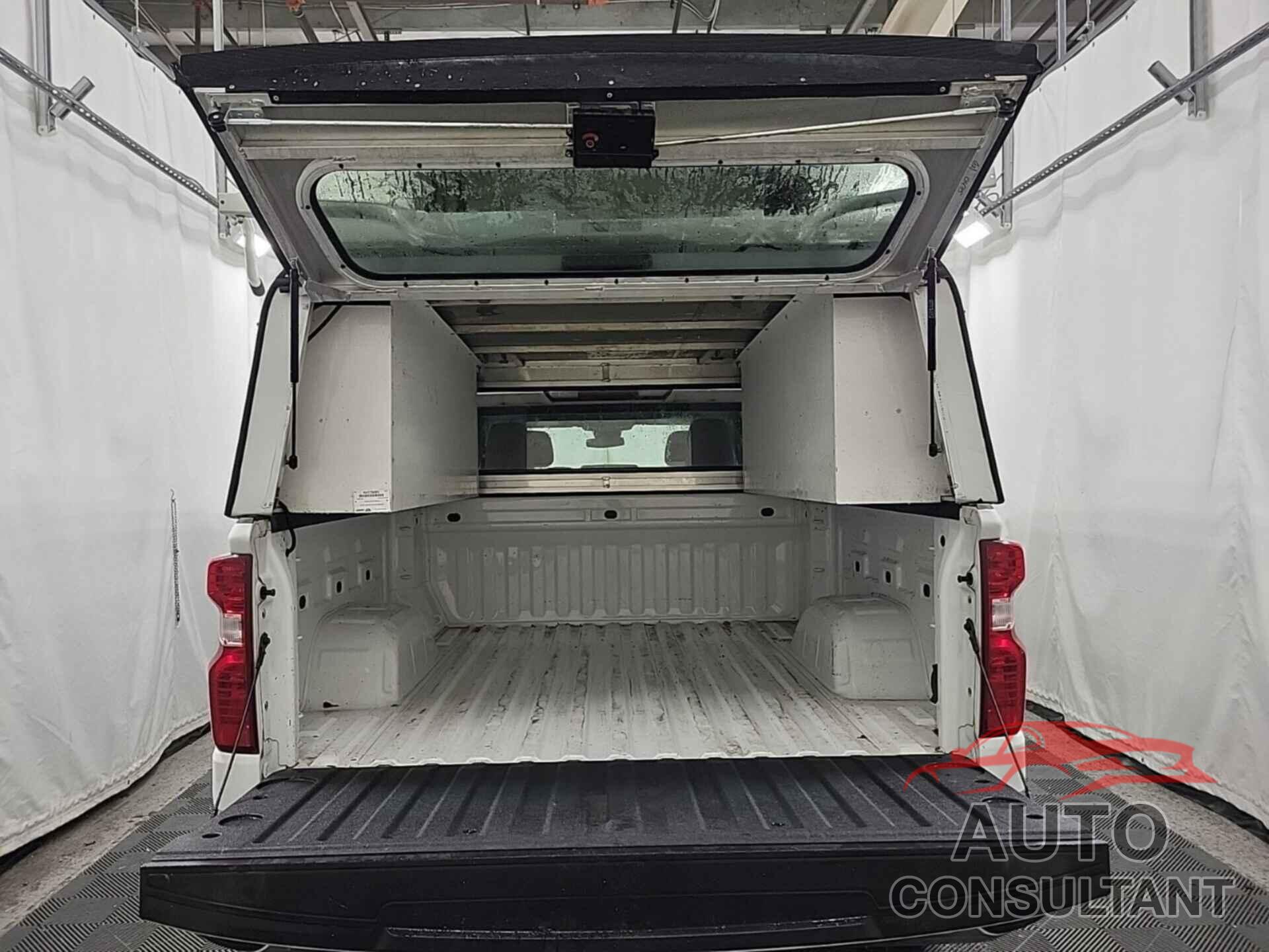 CHEVROLET SILVERADO 1500 2022 - 1GCUDAEDXNZ525688