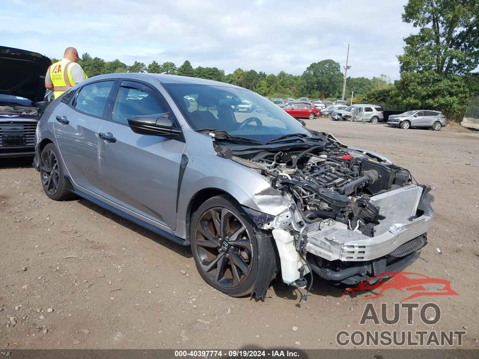 HONDA CIVIC 2018 - SHHFK7H40JU405894