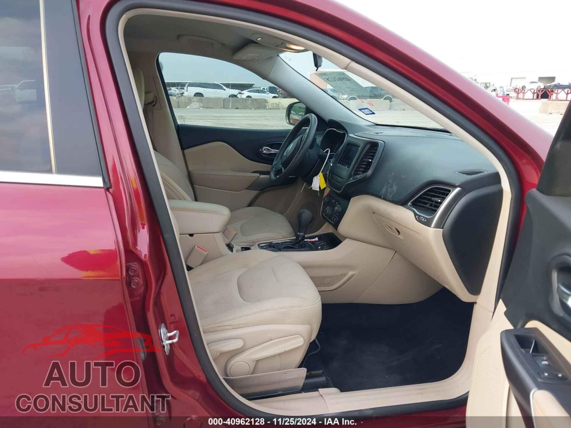 JEEP CHEROKEE 2019 - 1C4PJLCB8KD153473