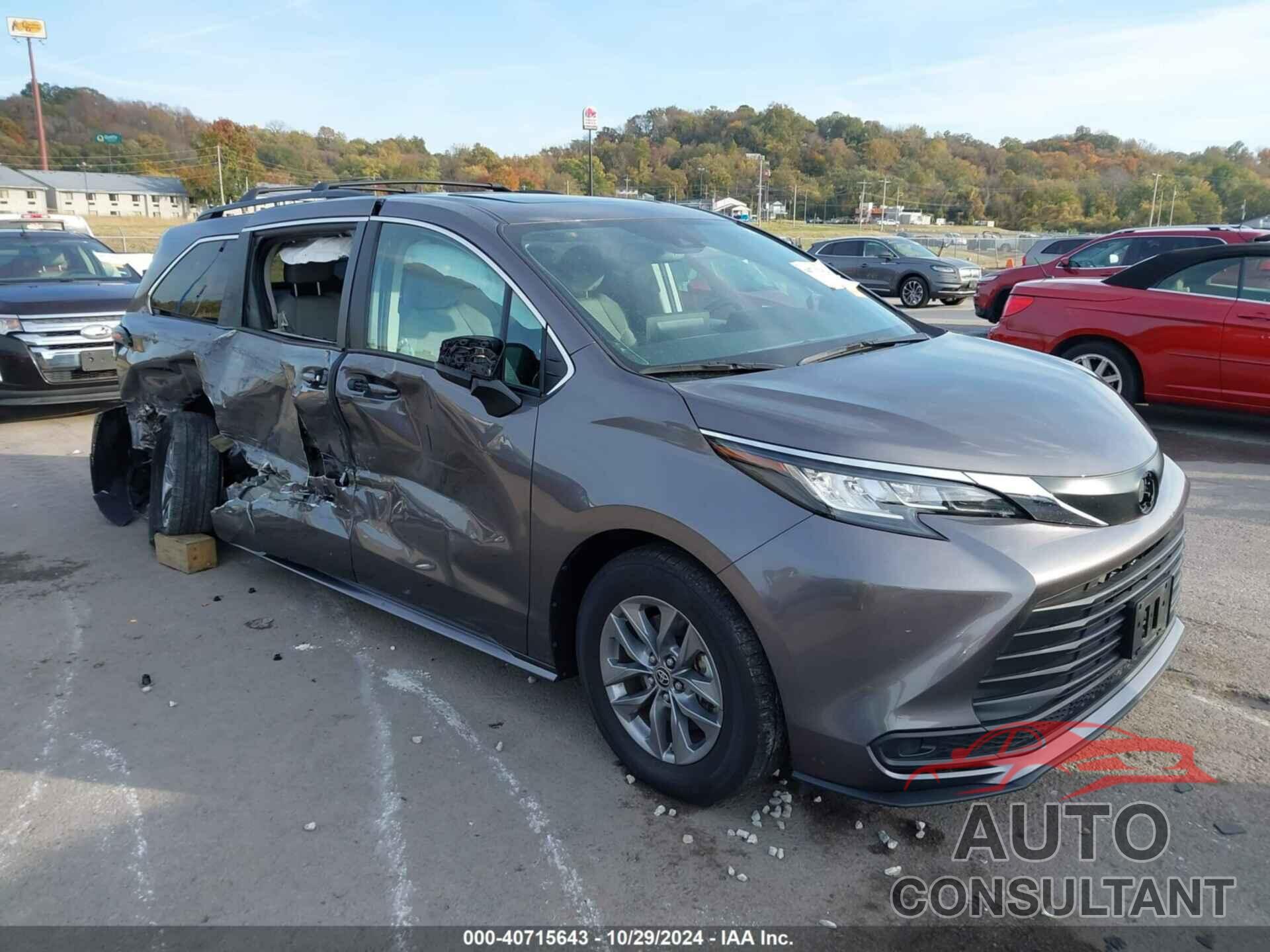 TOYOTA SIENNA 2023 - 5TDBRKEC1PS139431