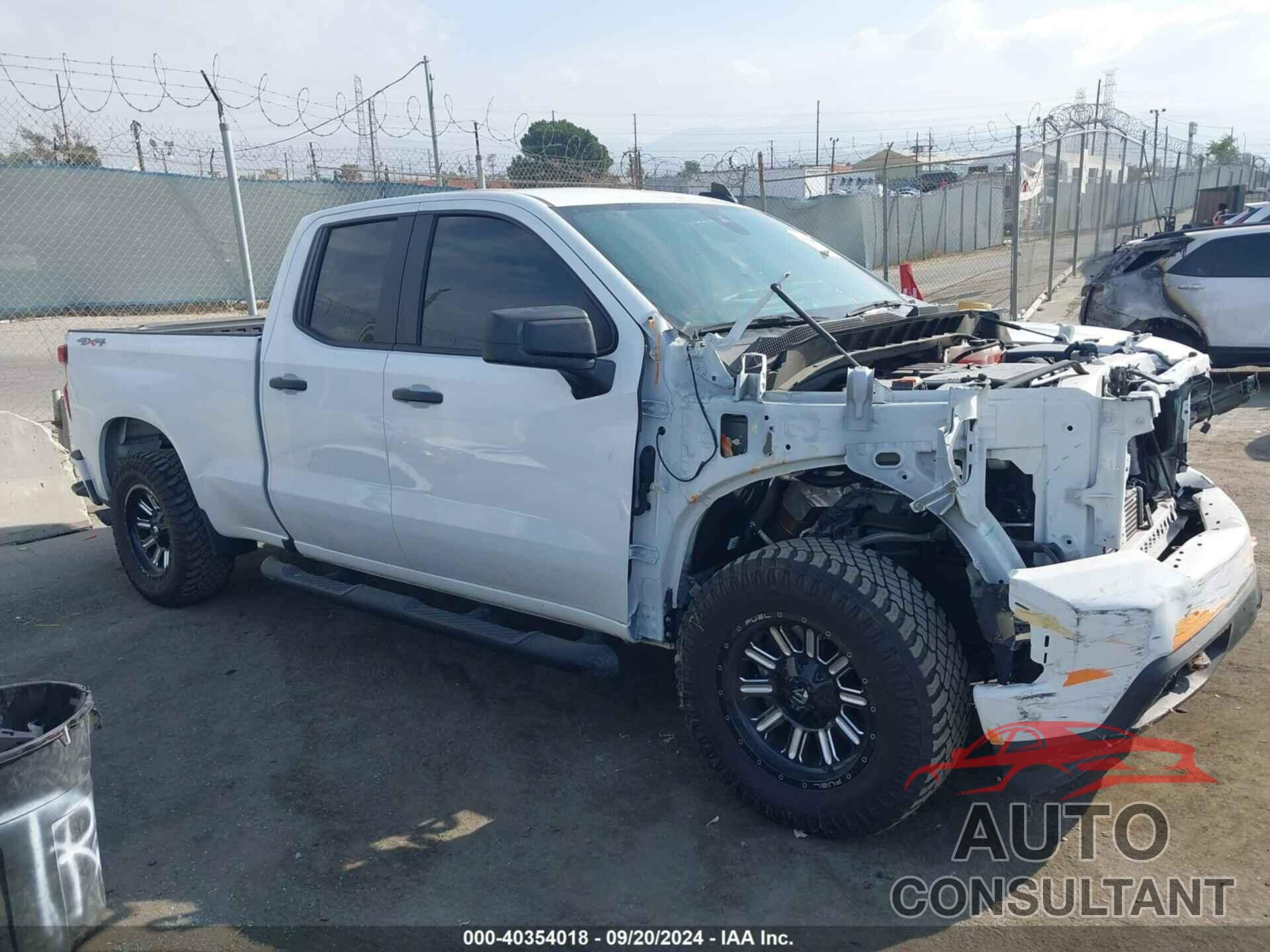 CHEVROLET SILVERADO 1500 2021 - 1GCRYBEK6MZ338686