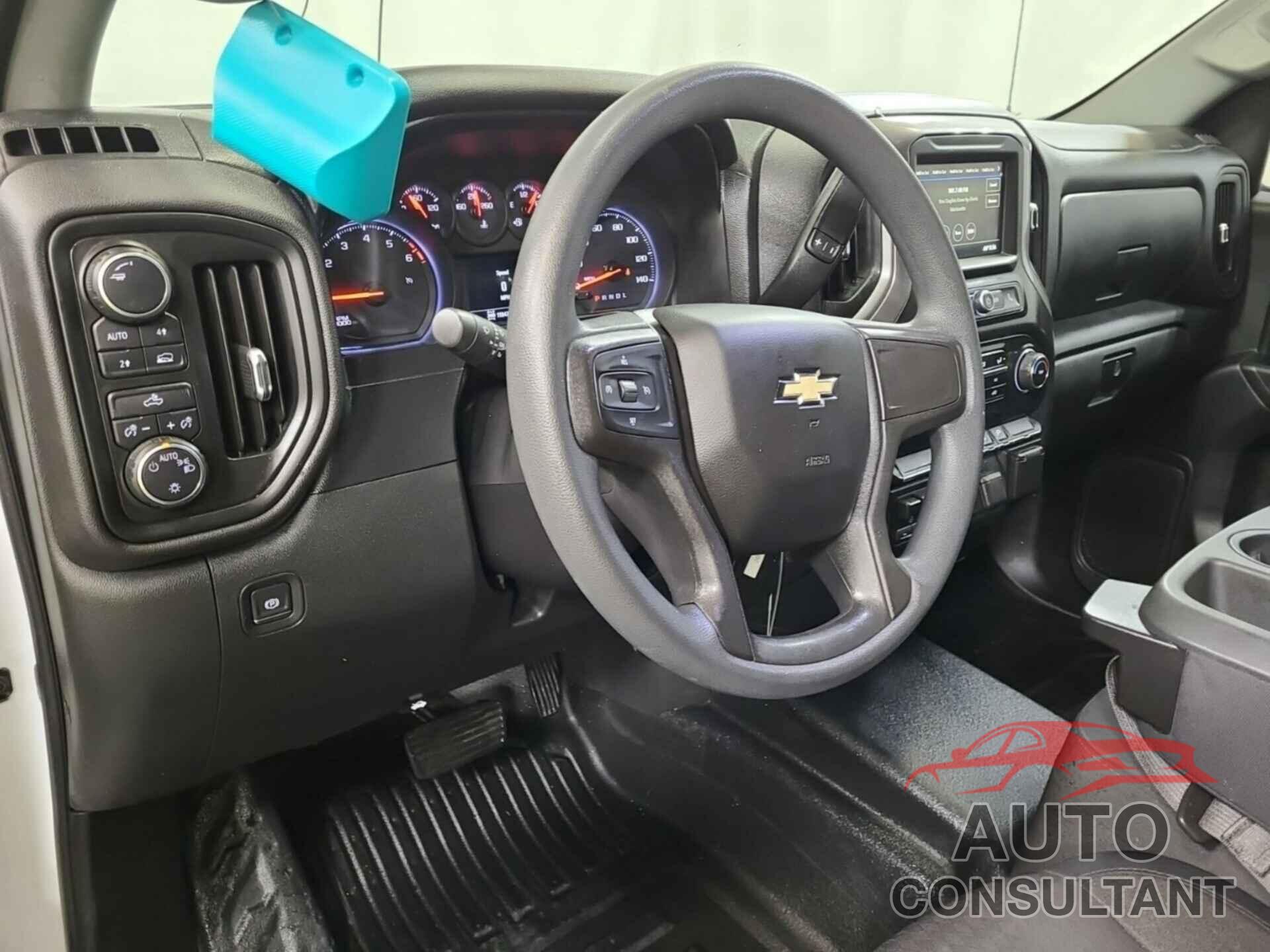 CHEVROLET SILVERADO 2019 - 1GCUYAEF3KZ310204