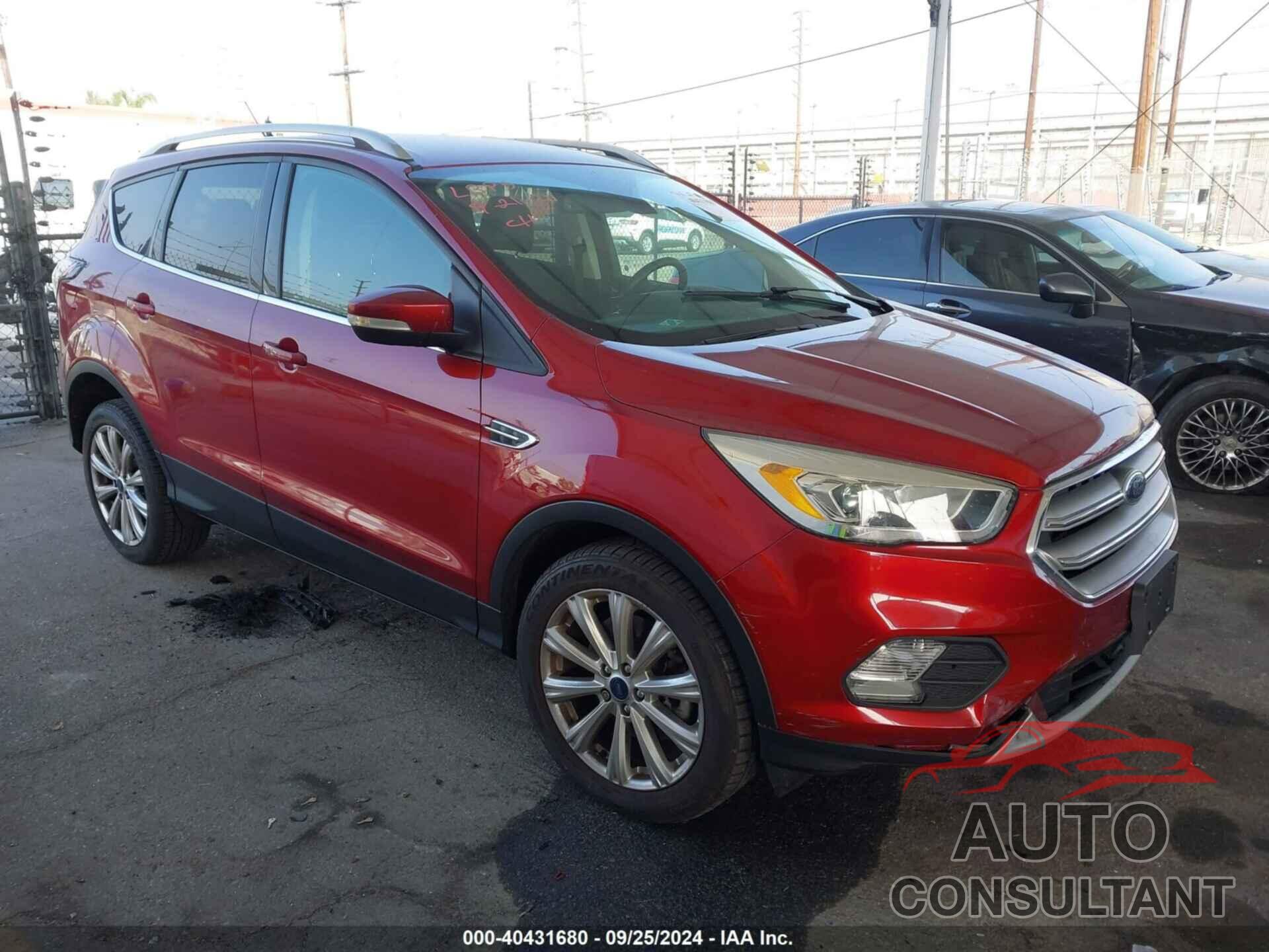 FORD ESCAPE 2017 - 1FMCU9J98HUD26972