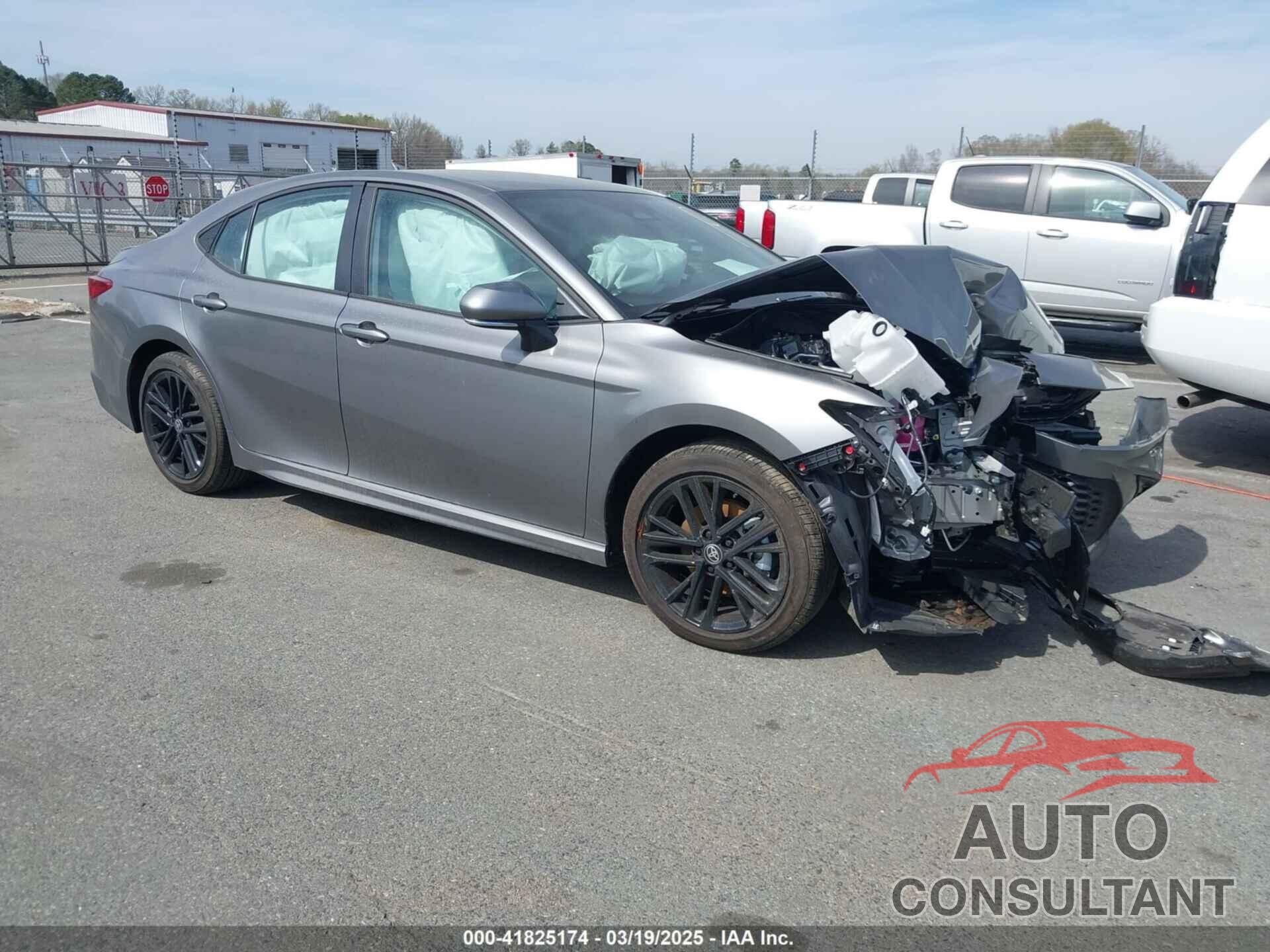 TOYOTA CAMRY 2025 - 4T1DAACK6SU565152