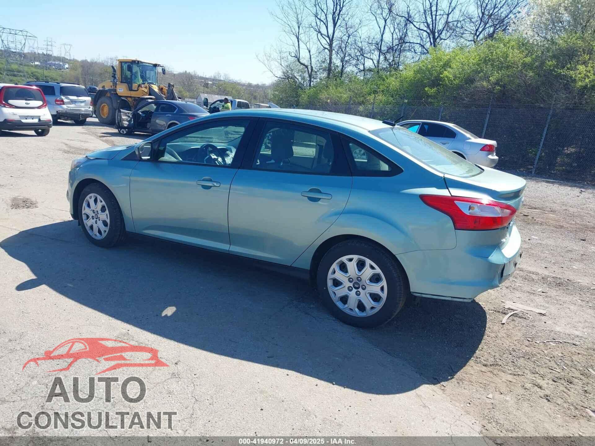 FORD FOCUS 2012 - 1FAHP3F24CL247104