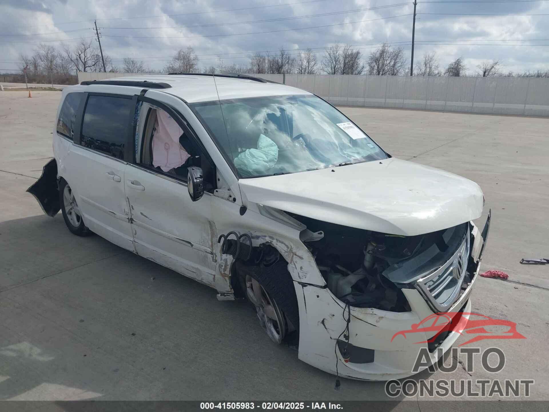 VOLKSWAGEN ROUTAN 2011 - 2V4RW3DG6BR691242