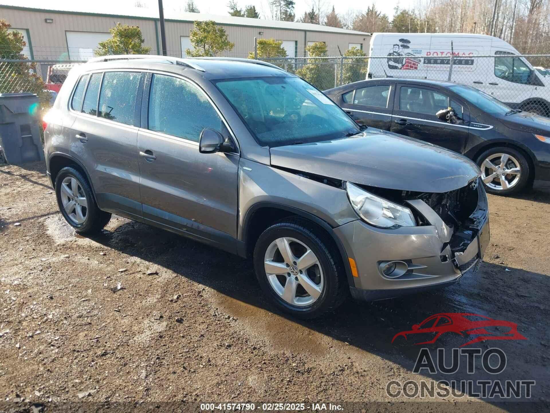 VOLKSWAGEN TIGUAN 2010 - WVGAV7AX9AW537809