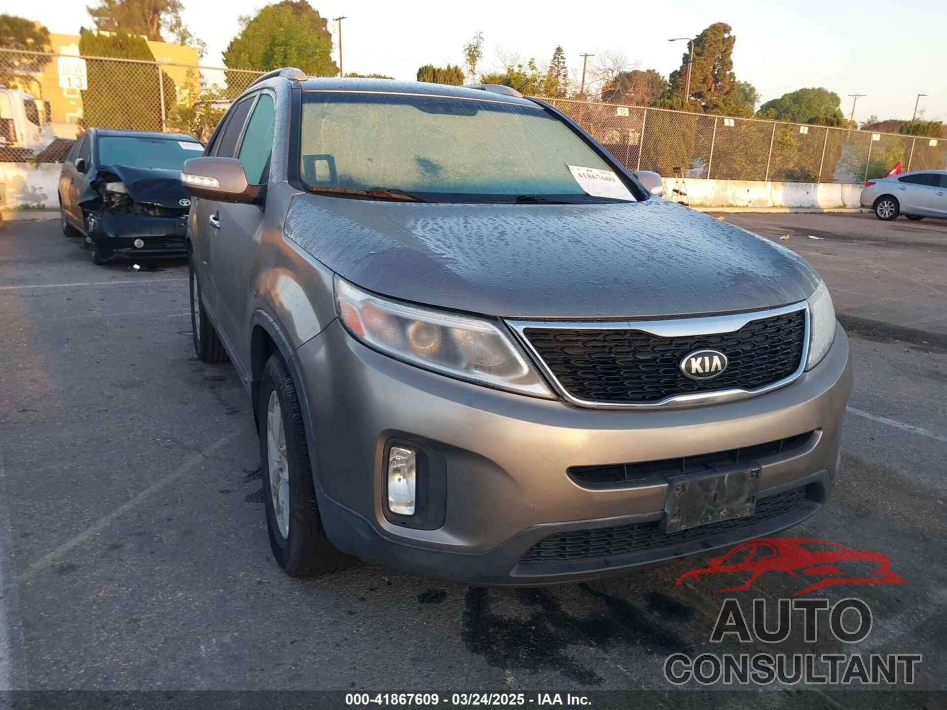 KIA SORENTO 2015 - 5XYKT3A61FG615499