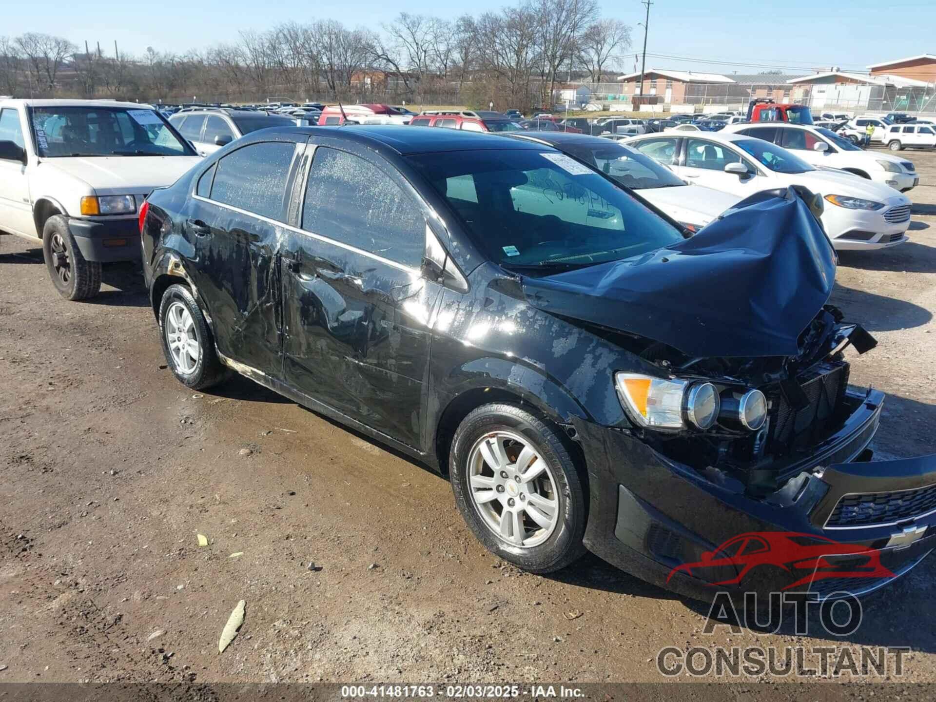 CHEVROLET SONIC 2012 - 1G1JC5SH8C4197257