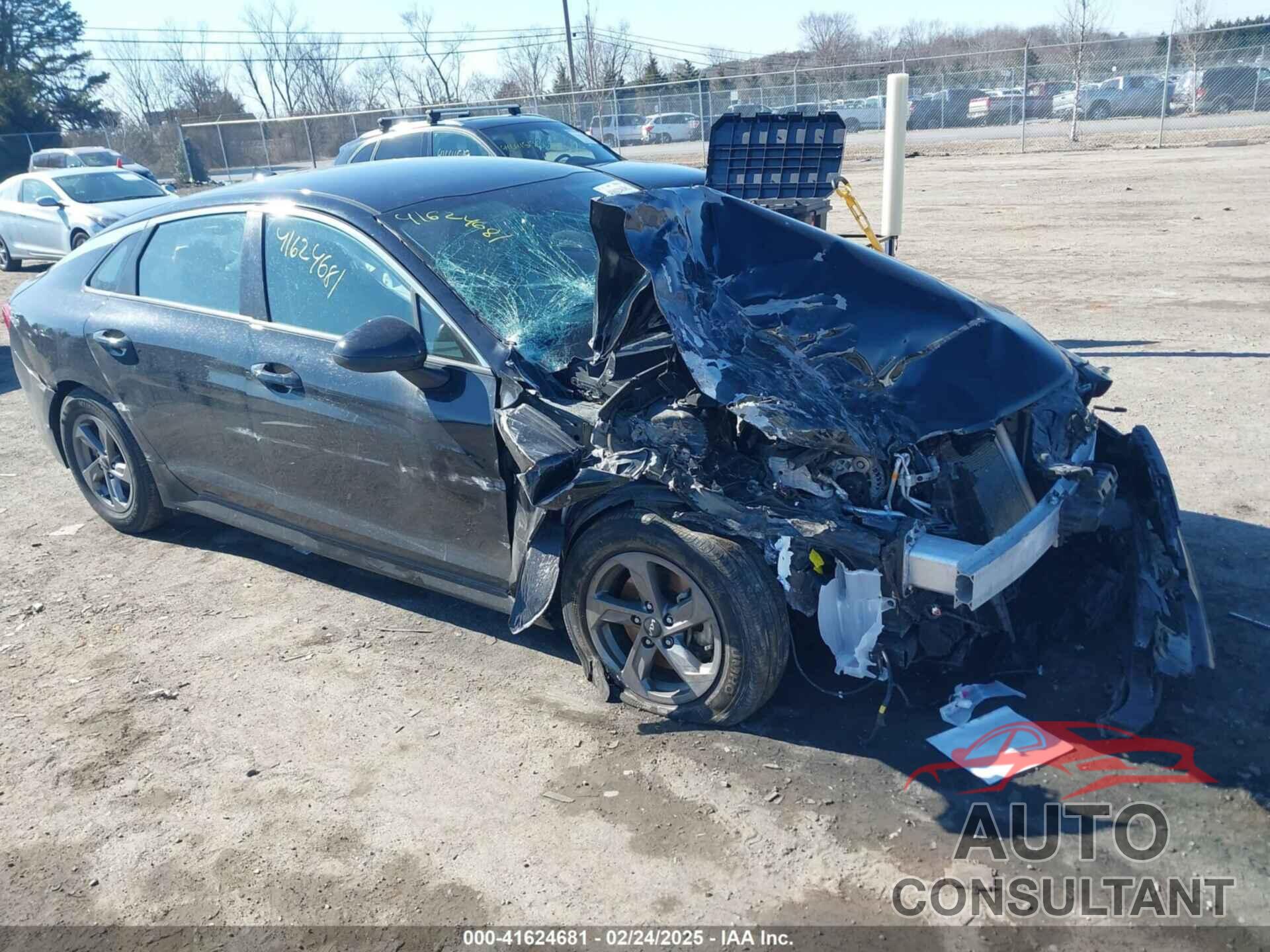 KIA K5 2023 - 5XXG14J22PG213009