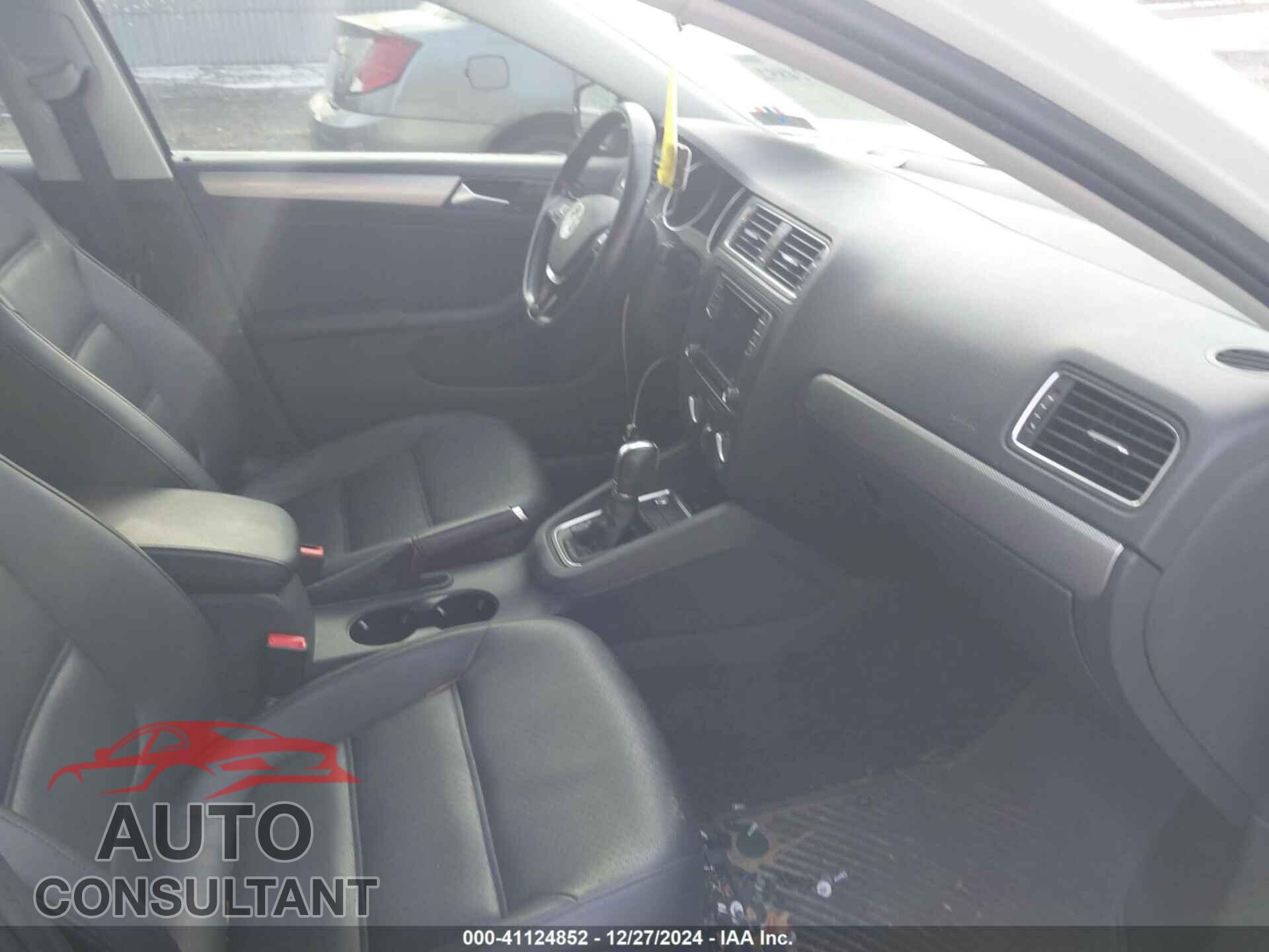 VOLKSWAGEN JETTA 2017 - 3VWDB7AJ6HM404017
