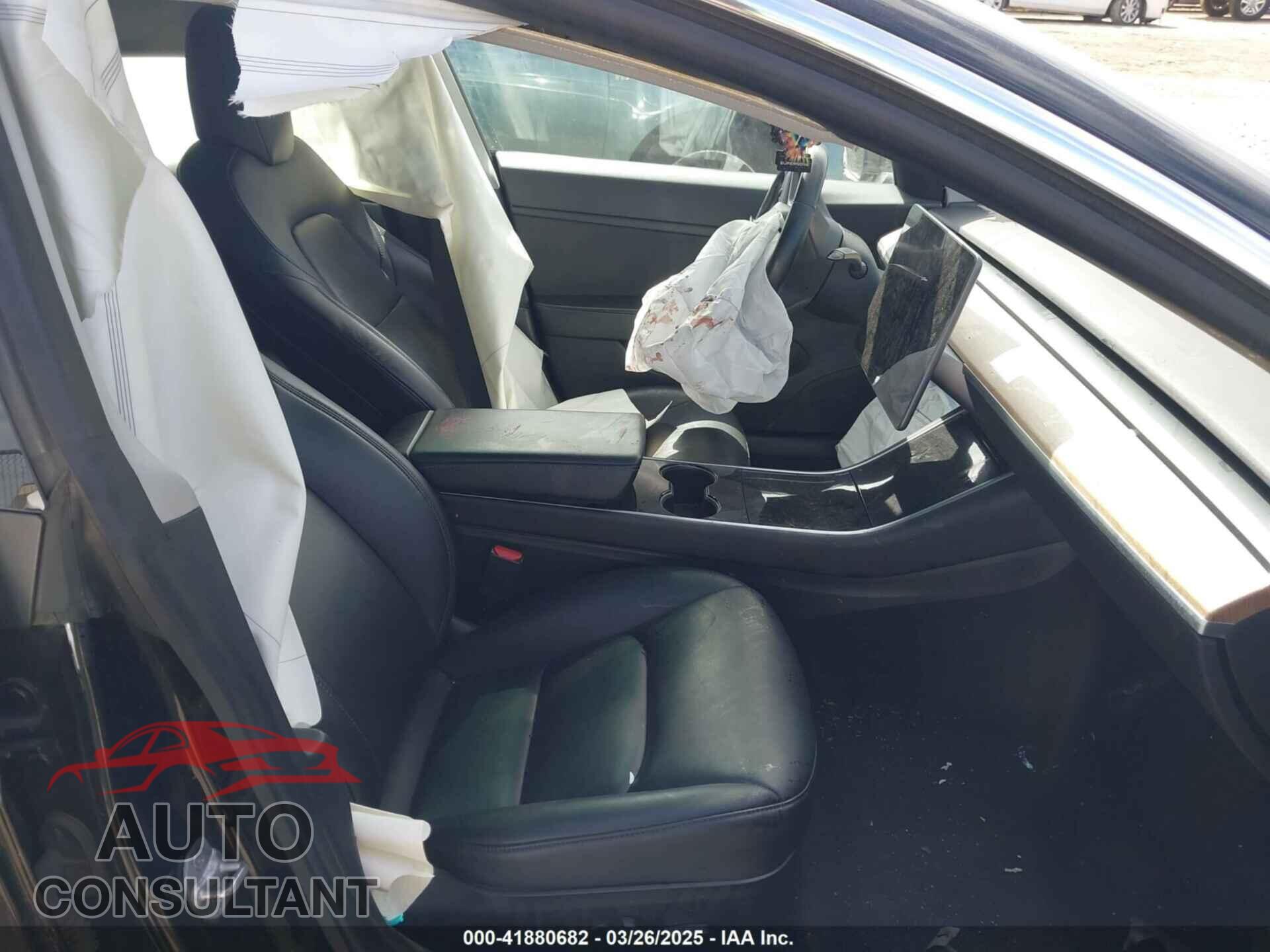 TESLA MODEL 3 2019 - 5YJ3E1EA5KF310896