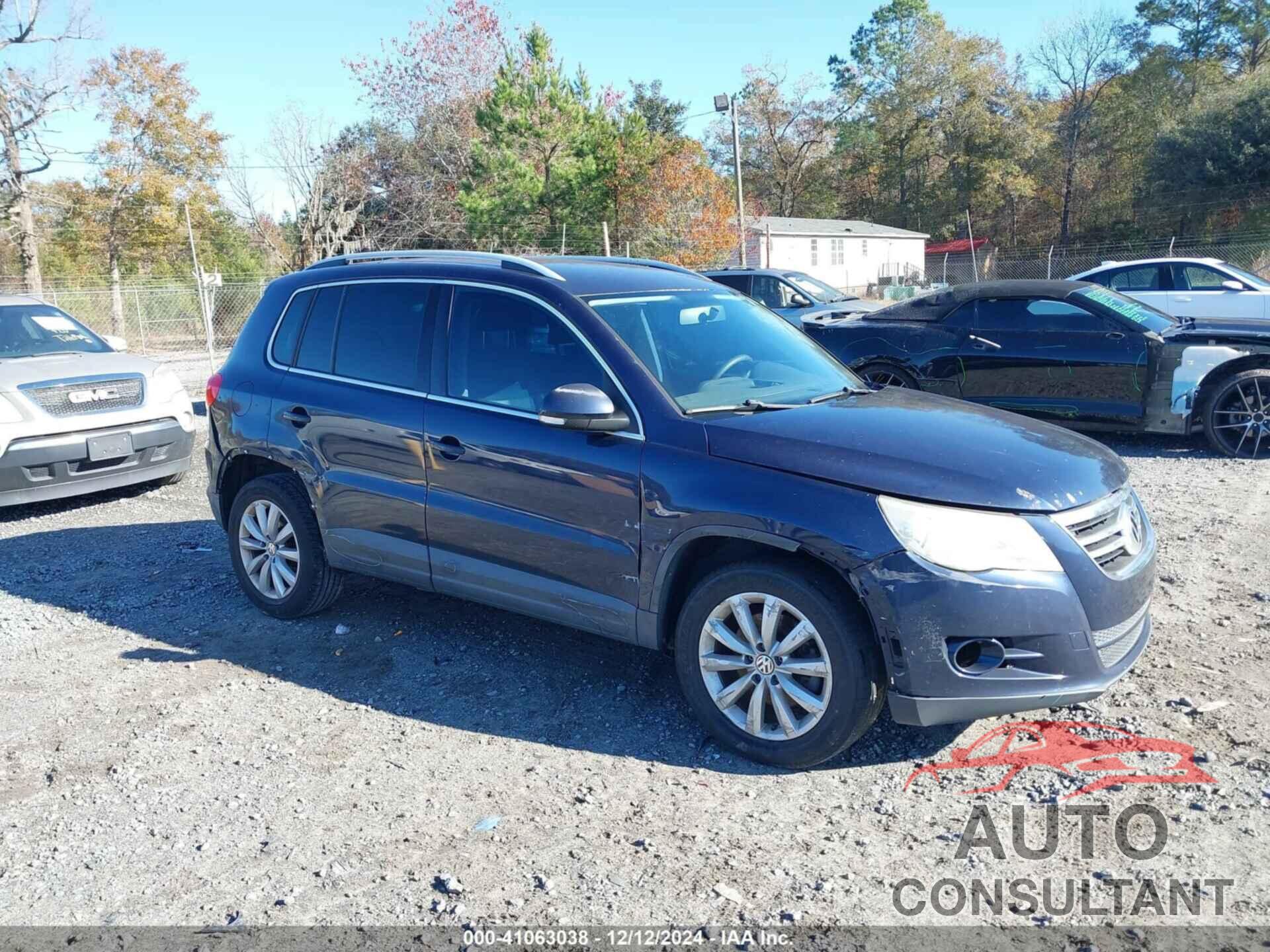 VOLKSWAGEN TIGUAN 2011 - WVGAV7AX3BW550816