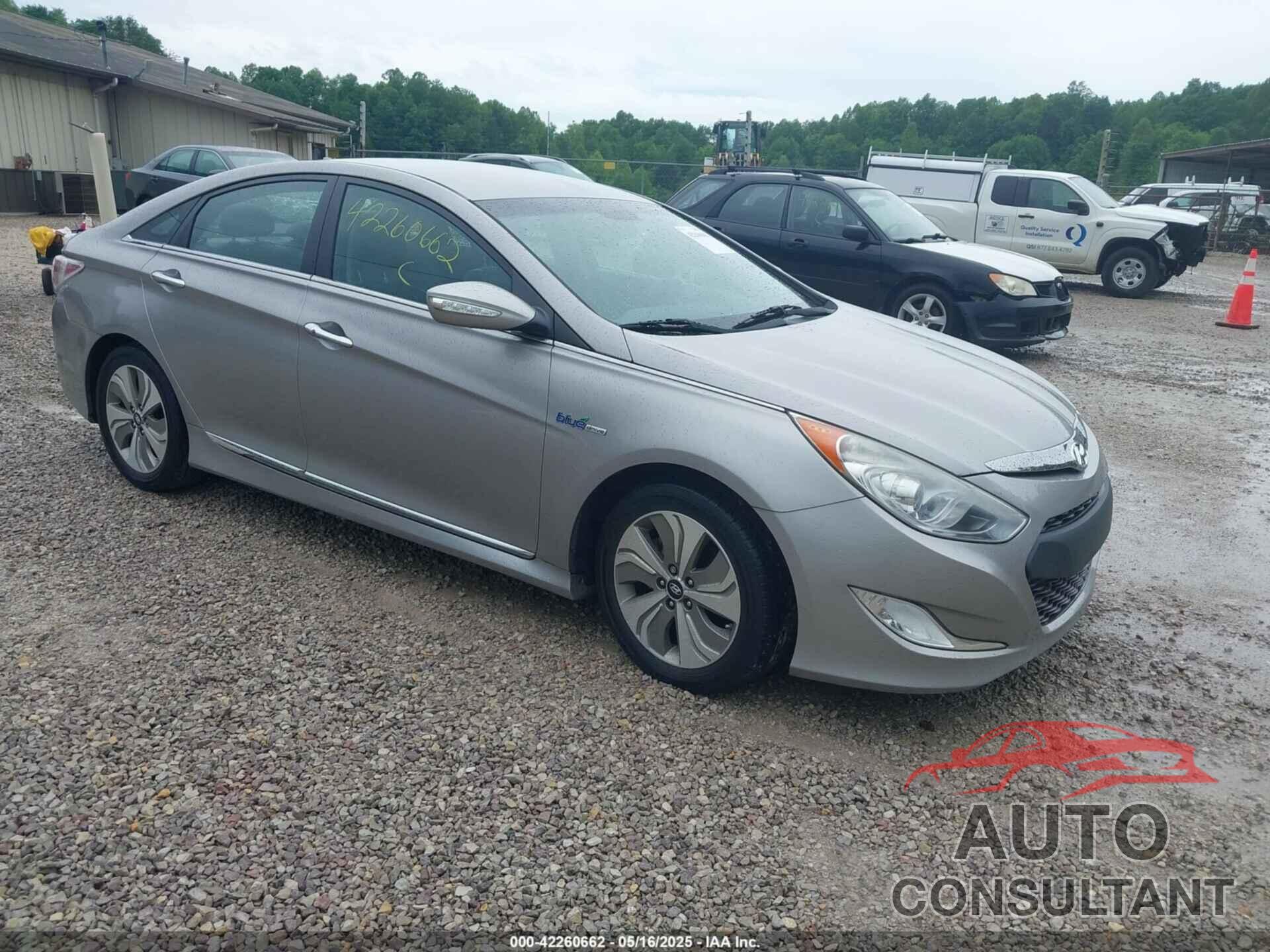 HYUNDAI SONATA HYBRID 2013 - KMHEC4A4XDA100687