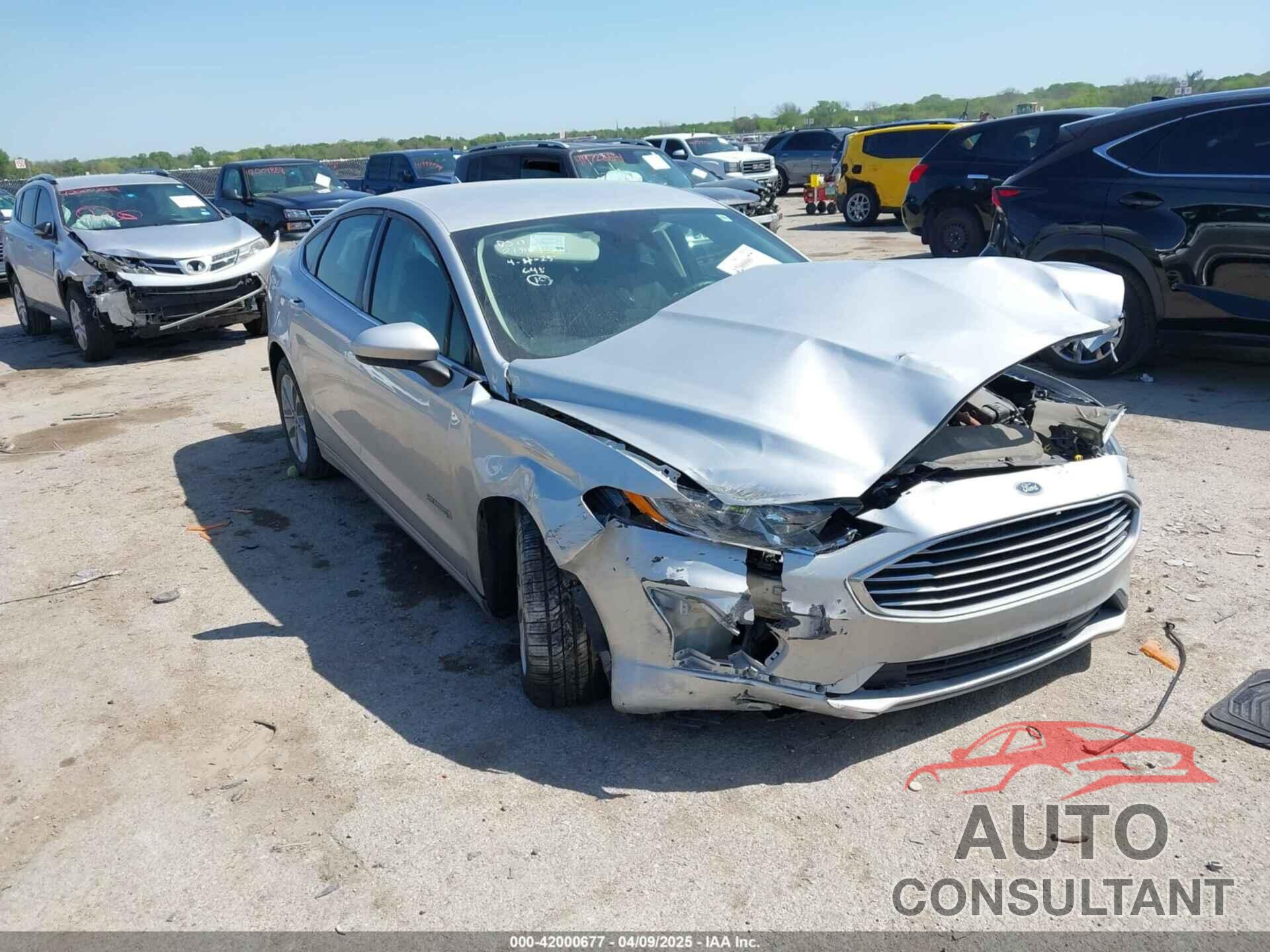 FORD FUSION HYBRID 2019 - 3FA6P0LU1KR222141