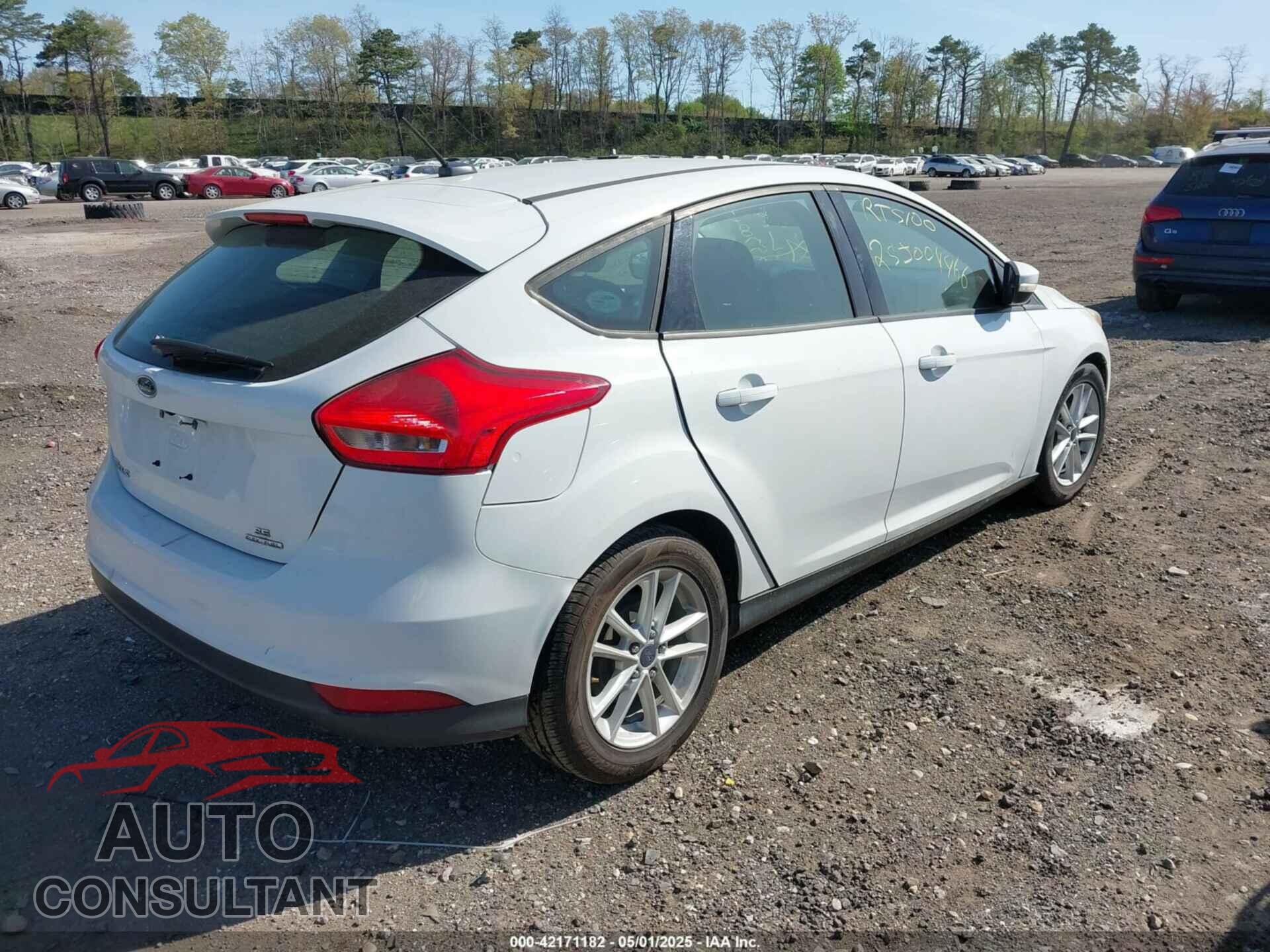 FORD FOCUS 2015 - 1FADP3K21FL307090