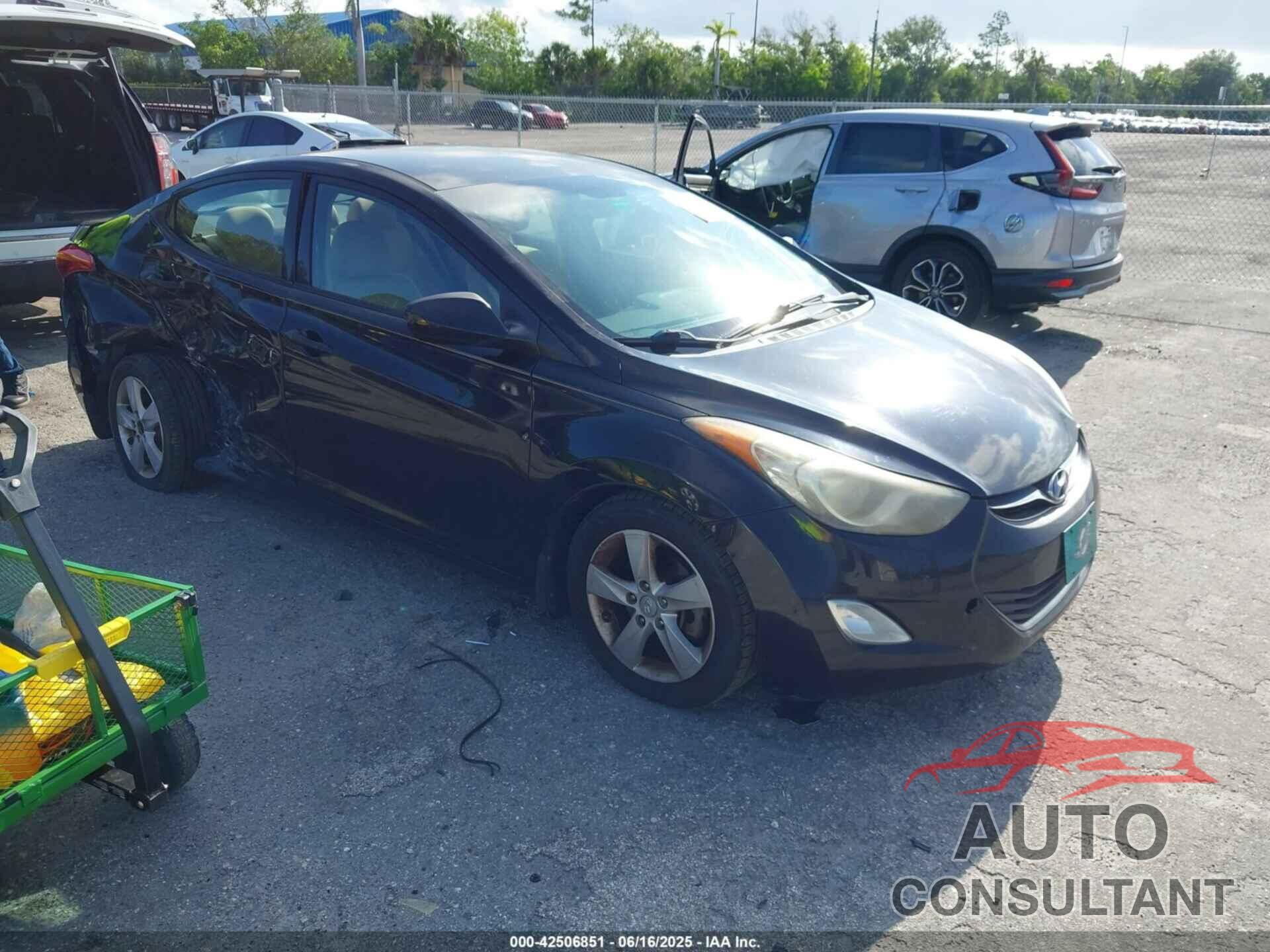 HYUNDAI ELANTRA 2013 - 5NPDH4AE3DH289301