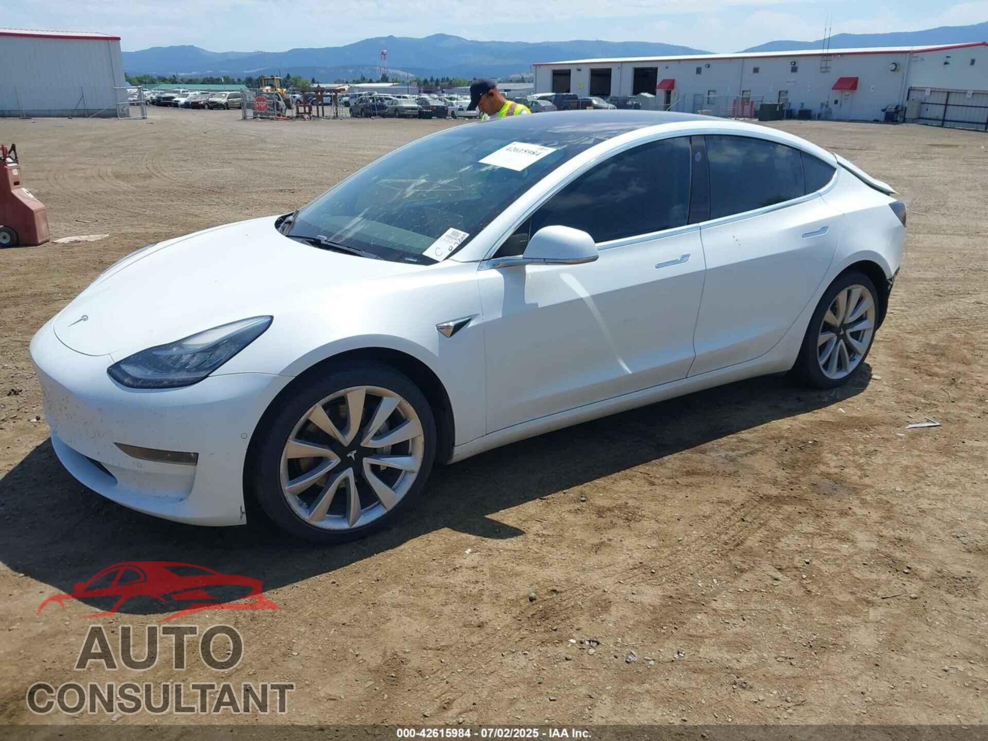 TESLA MODEL 3 2018 - 5YJ3E1EAXJF053717