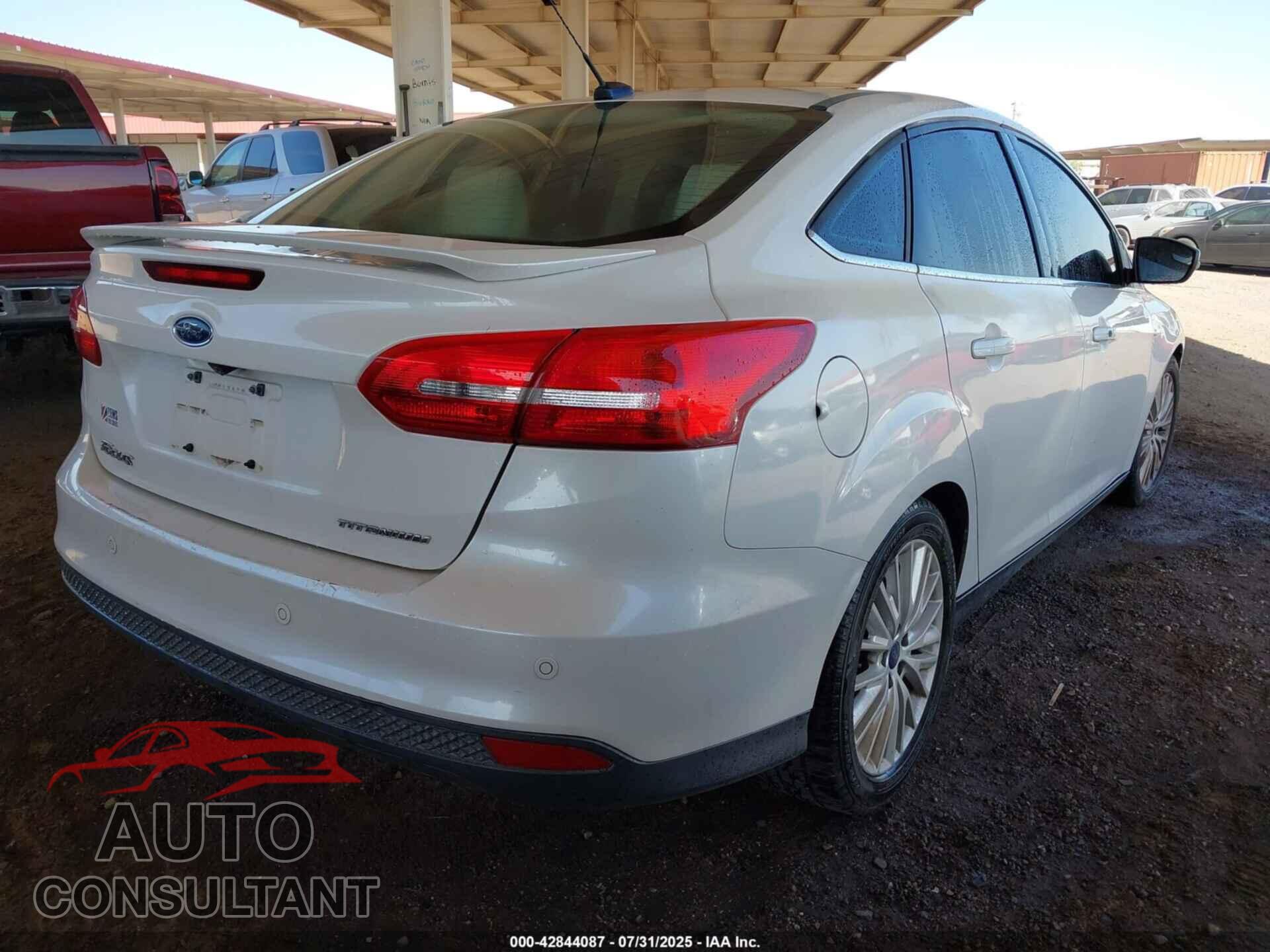 FORD FOCUS 2017 - 1FADP3J26HL279890