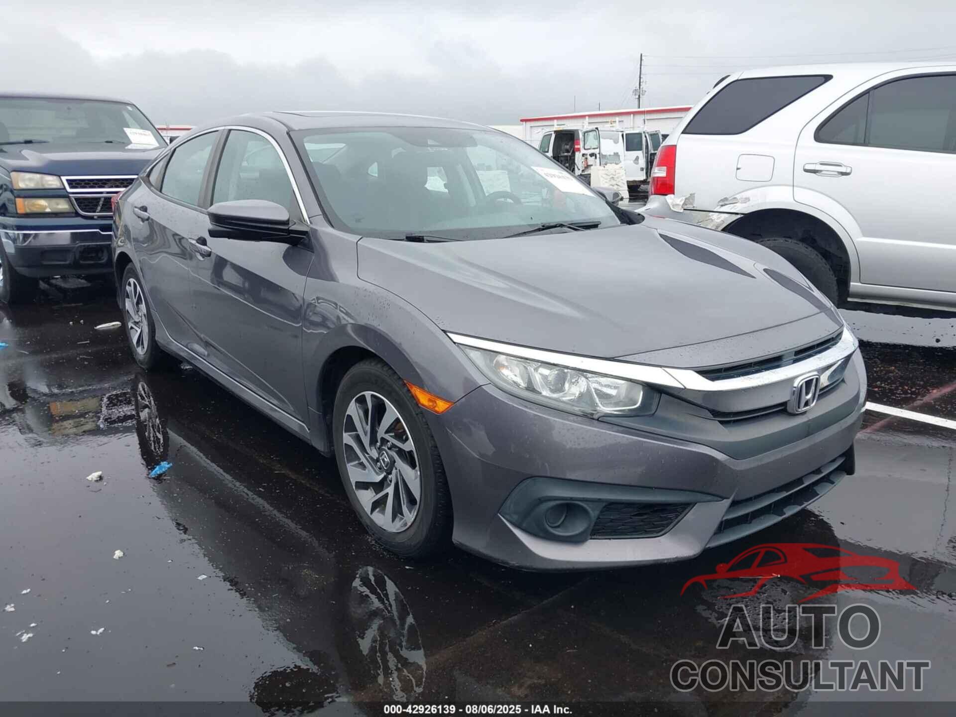 HONDA CIVIC 2018 - 2HGFC2F82JH553807