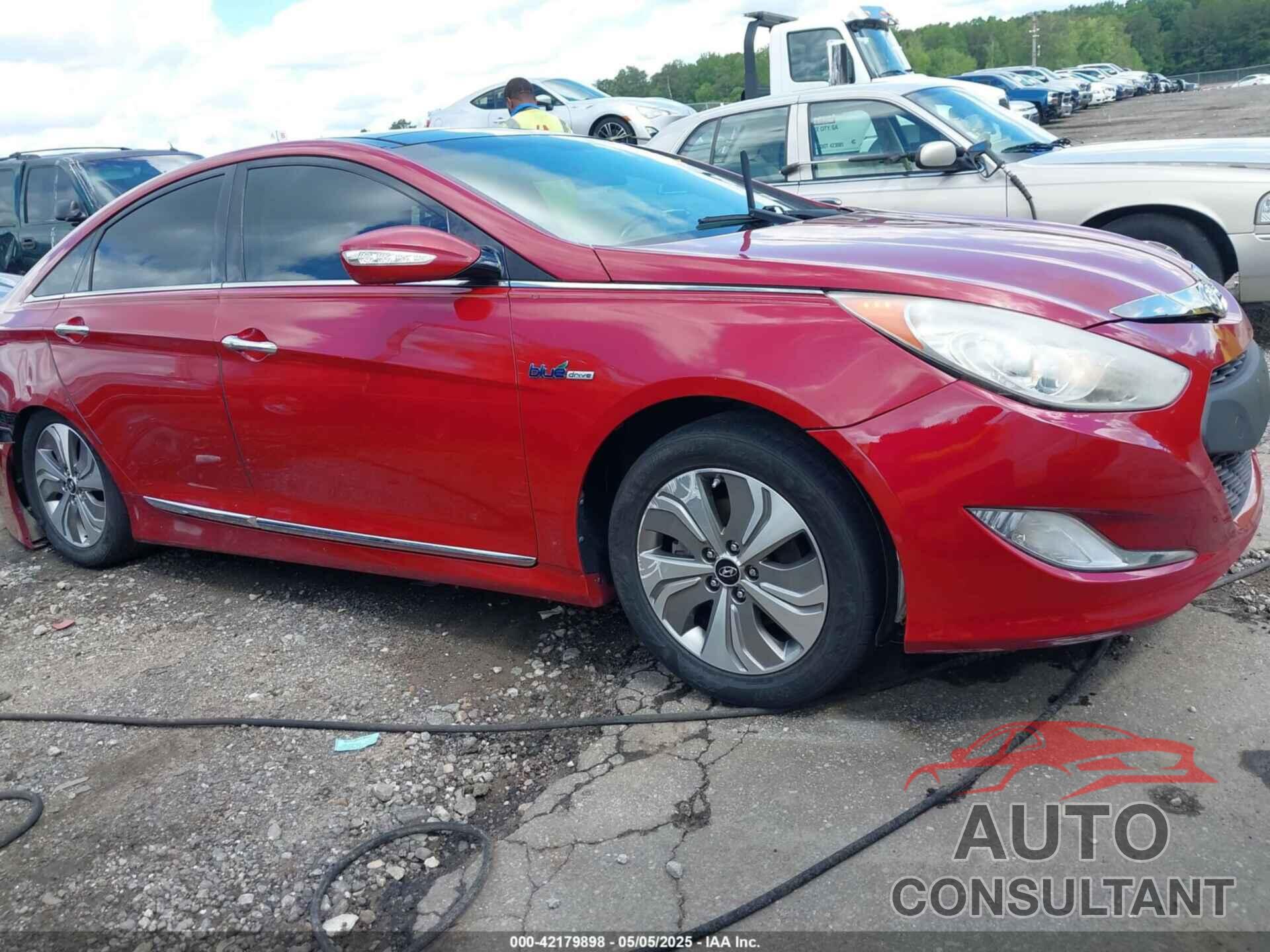HYUNDAI SONATA HYBRID 2013 - KMHEC4A49DA066578