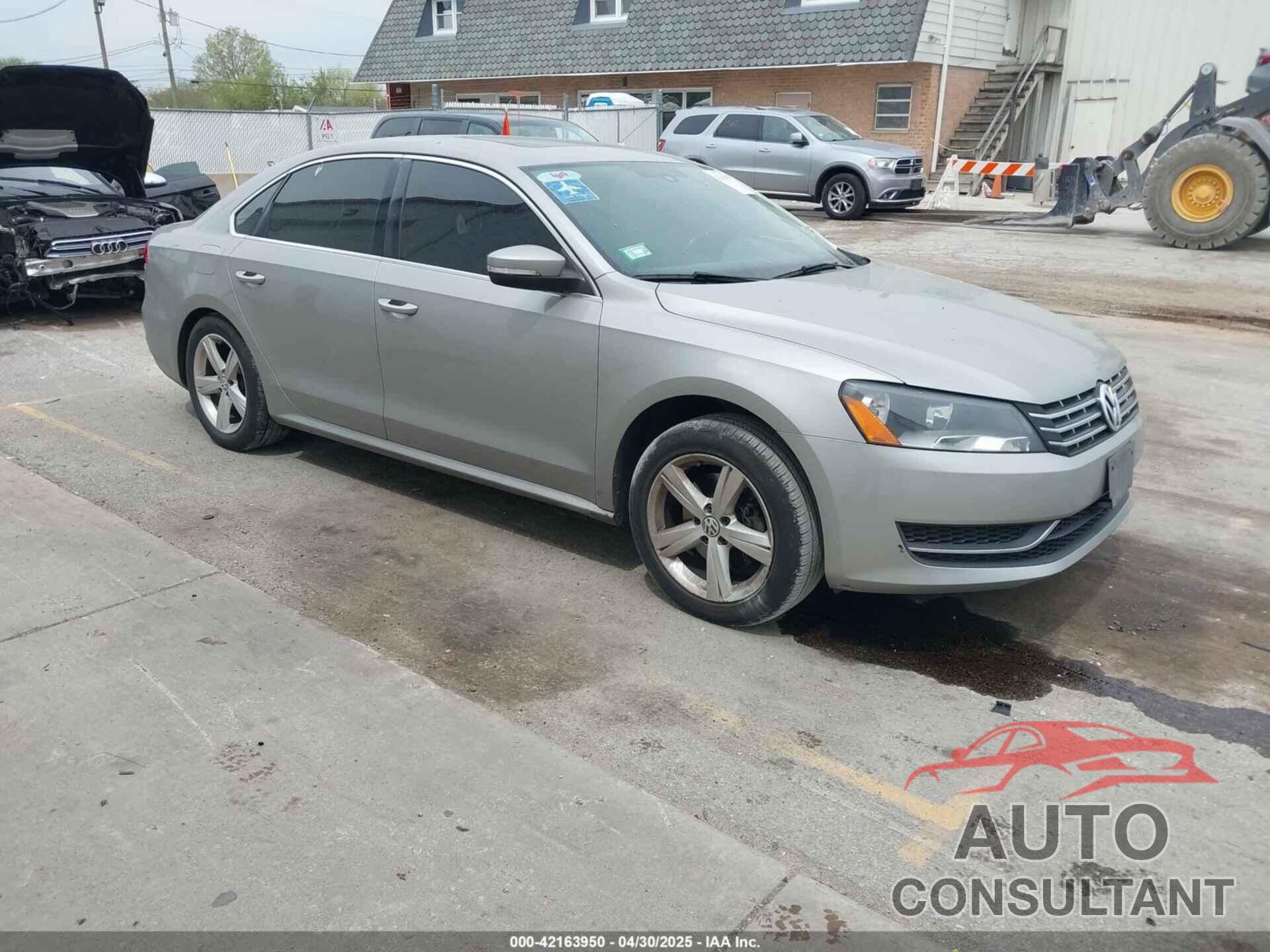 VOLKSWAGEN PASSAT 2013 - 1VWBN7A34DC140050