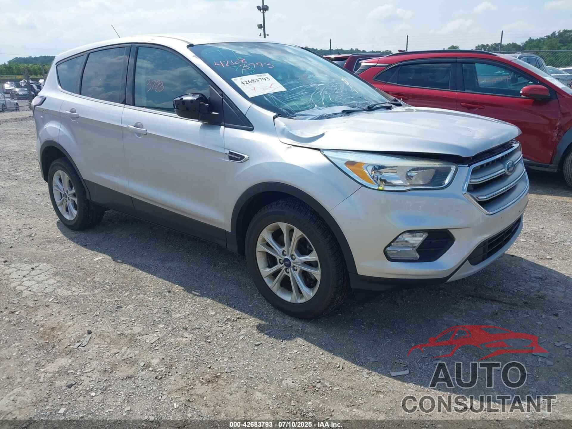 FORD ESCAPE 2017 - 1FMCU9GD8HUE02637