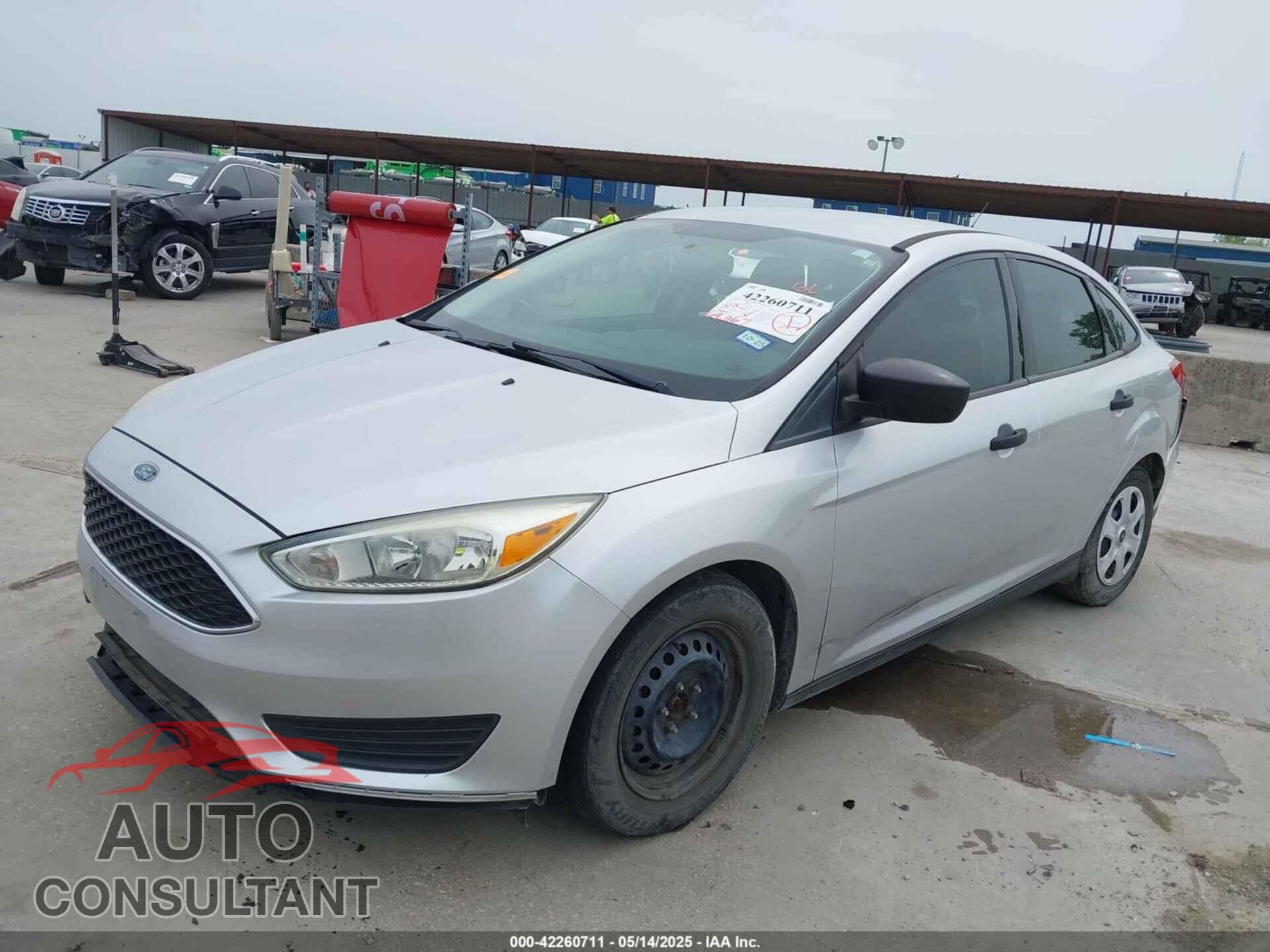 FORD FOCUS 2017 - 1FADP3E28HL210368