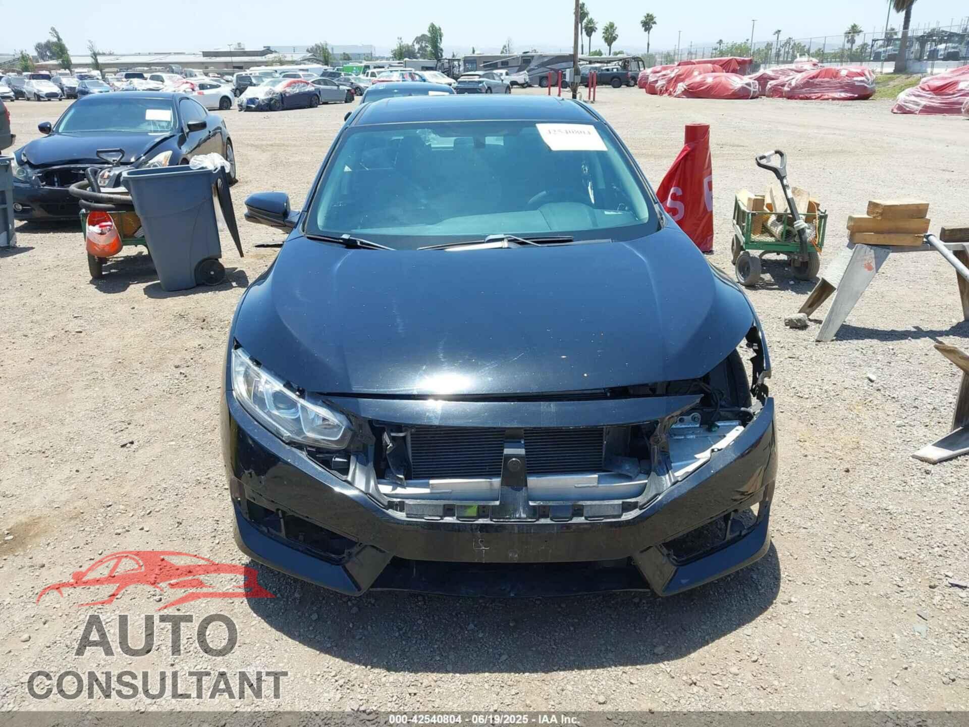HONDA CIVIC 2018 - 2HGFC2F76JH605561