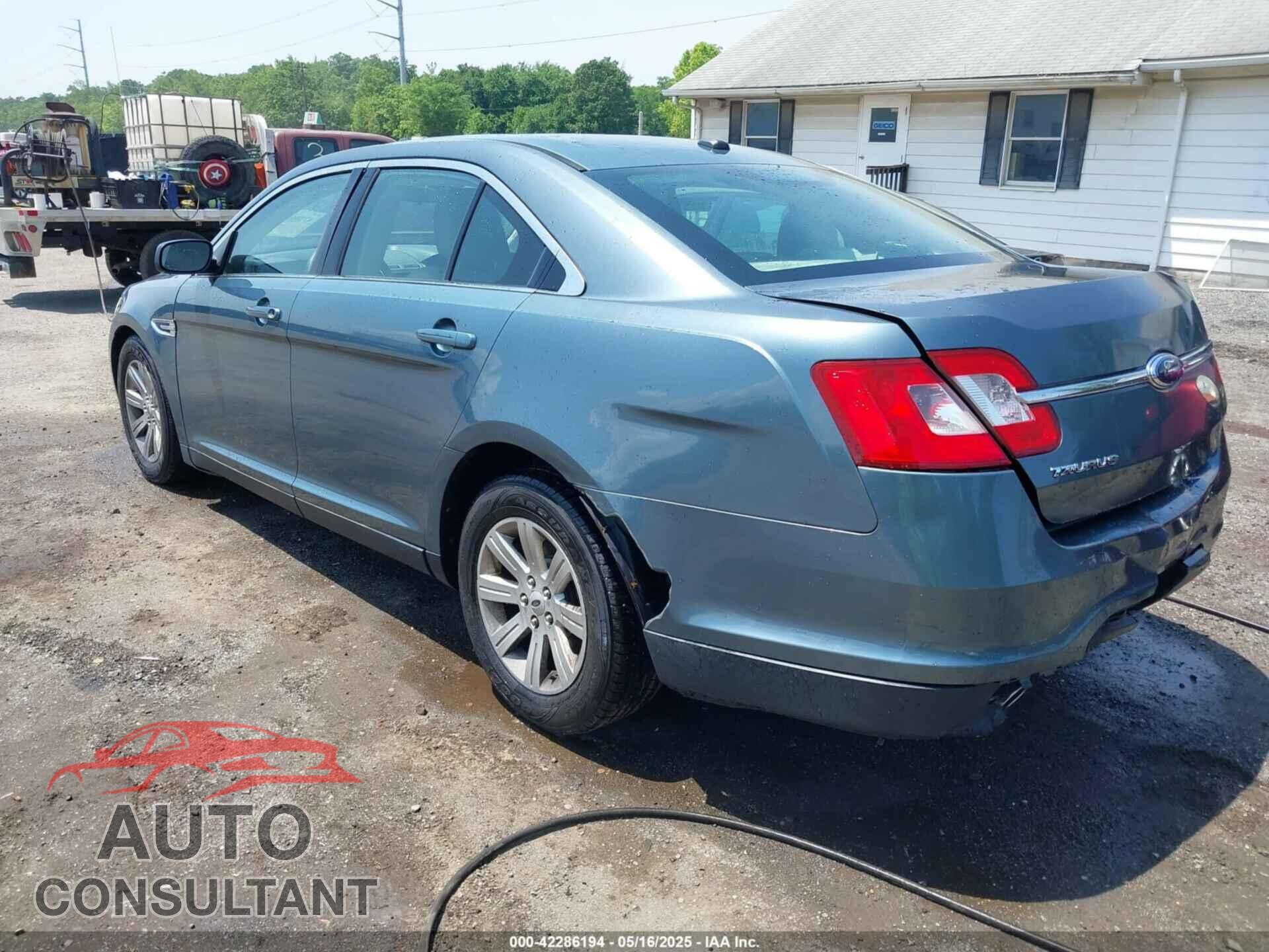 FORD TAURUS 2010 - 1FAHP2DW3AG104103