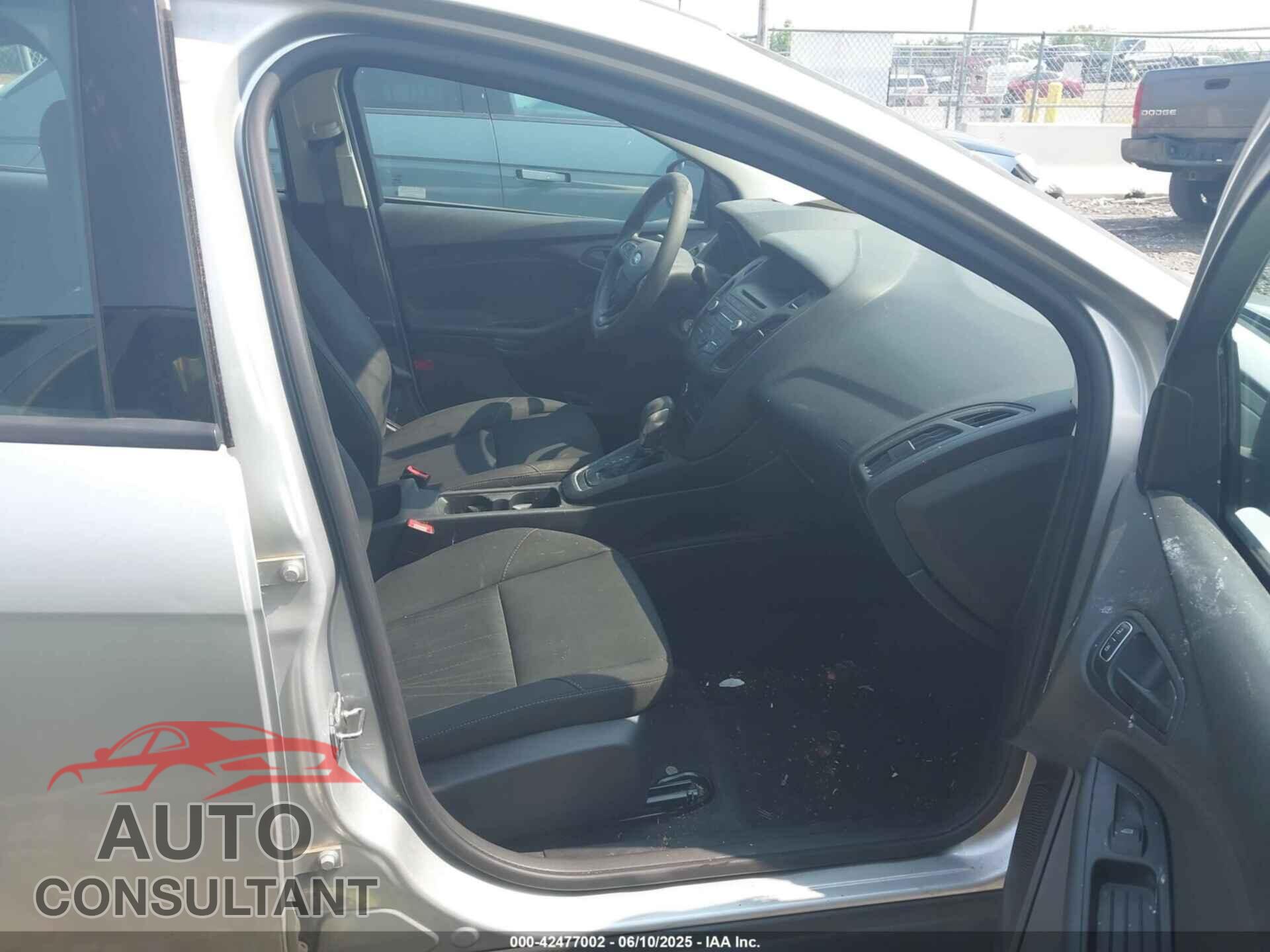 FORD FOCUS 2016 - 1FADP3E26GL247076