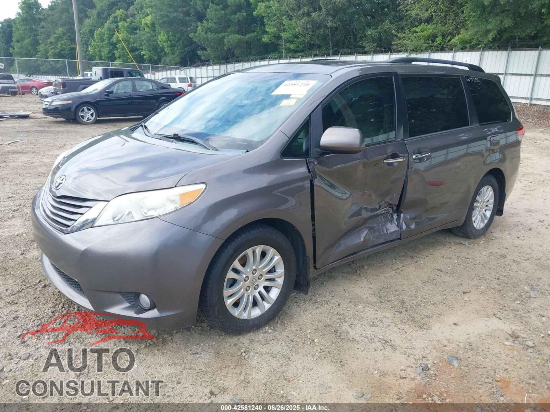 TOYOTA SIENNA 2013 - 5TDYK3DC8DS386897